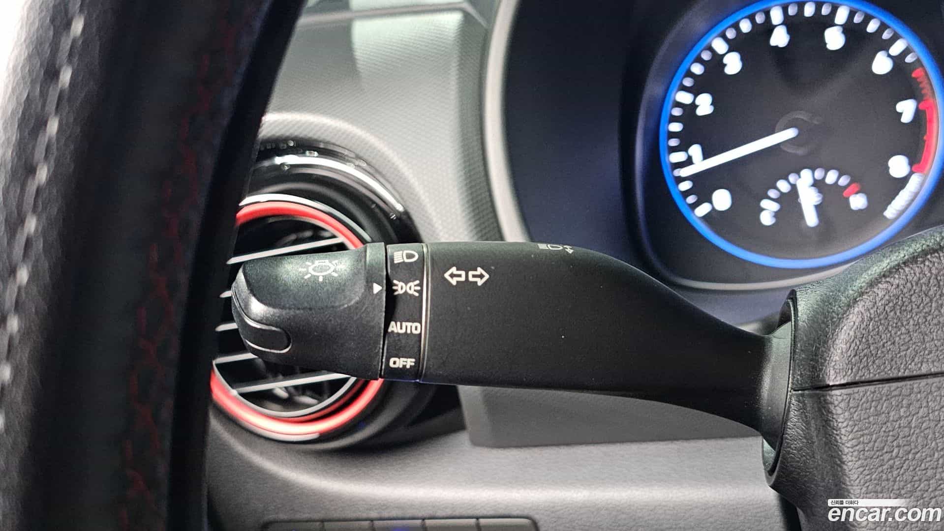 Kona Hyundai 2017.8-OPTION-017