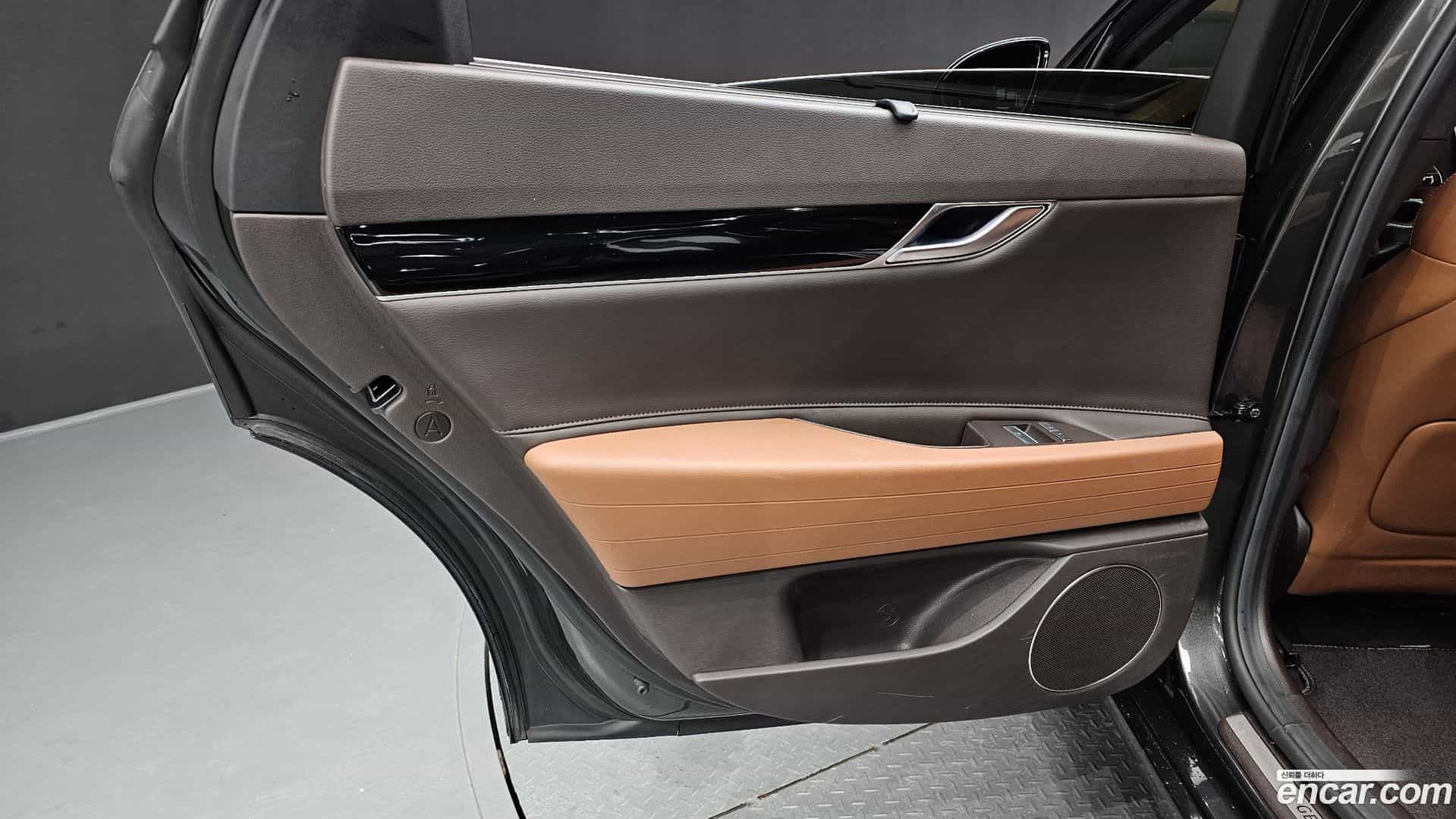 G80 Genesis 2022.7-INNER-035