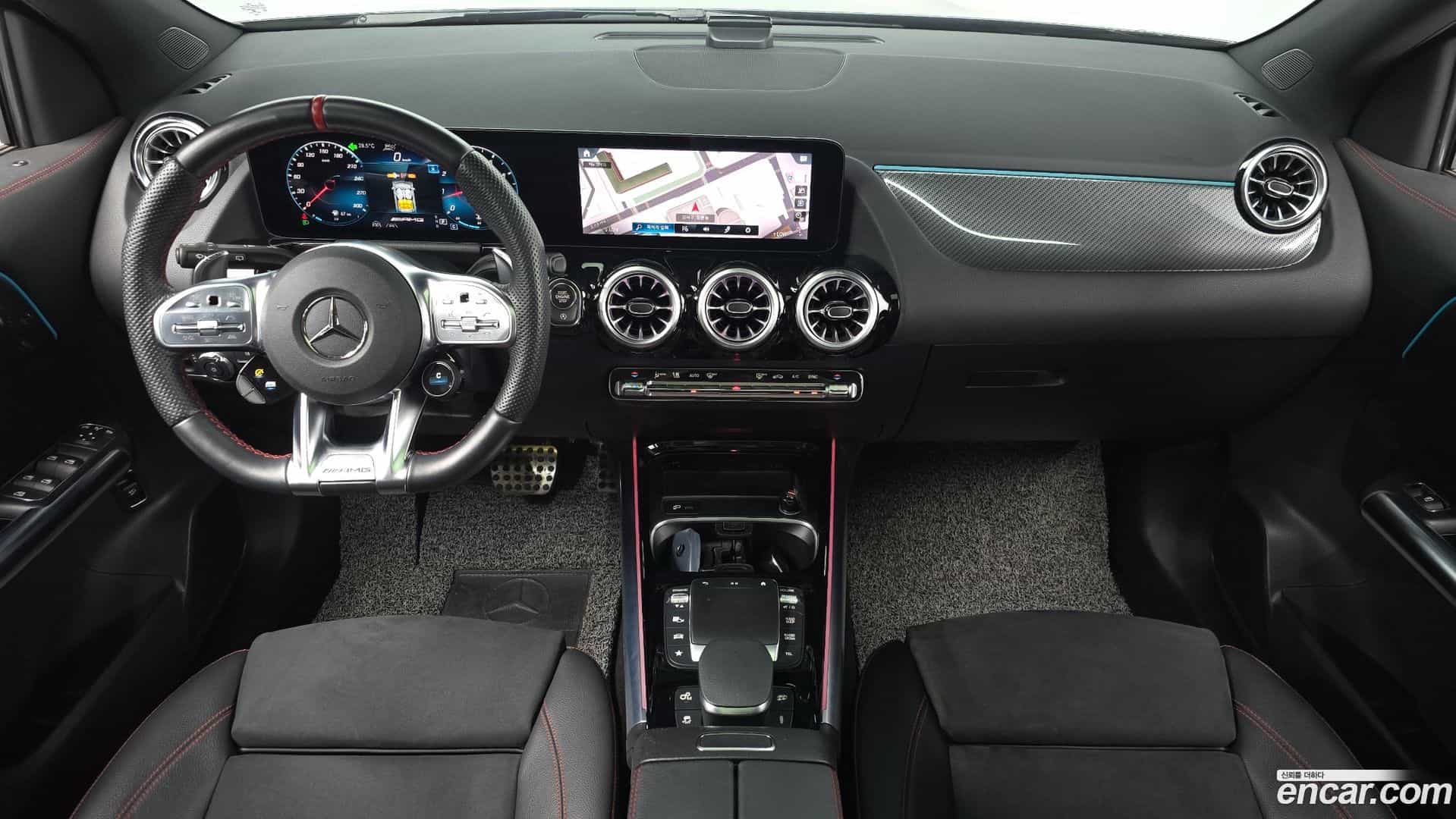 GLA-Class Mercedes-Benz 2022.7-INNER-007