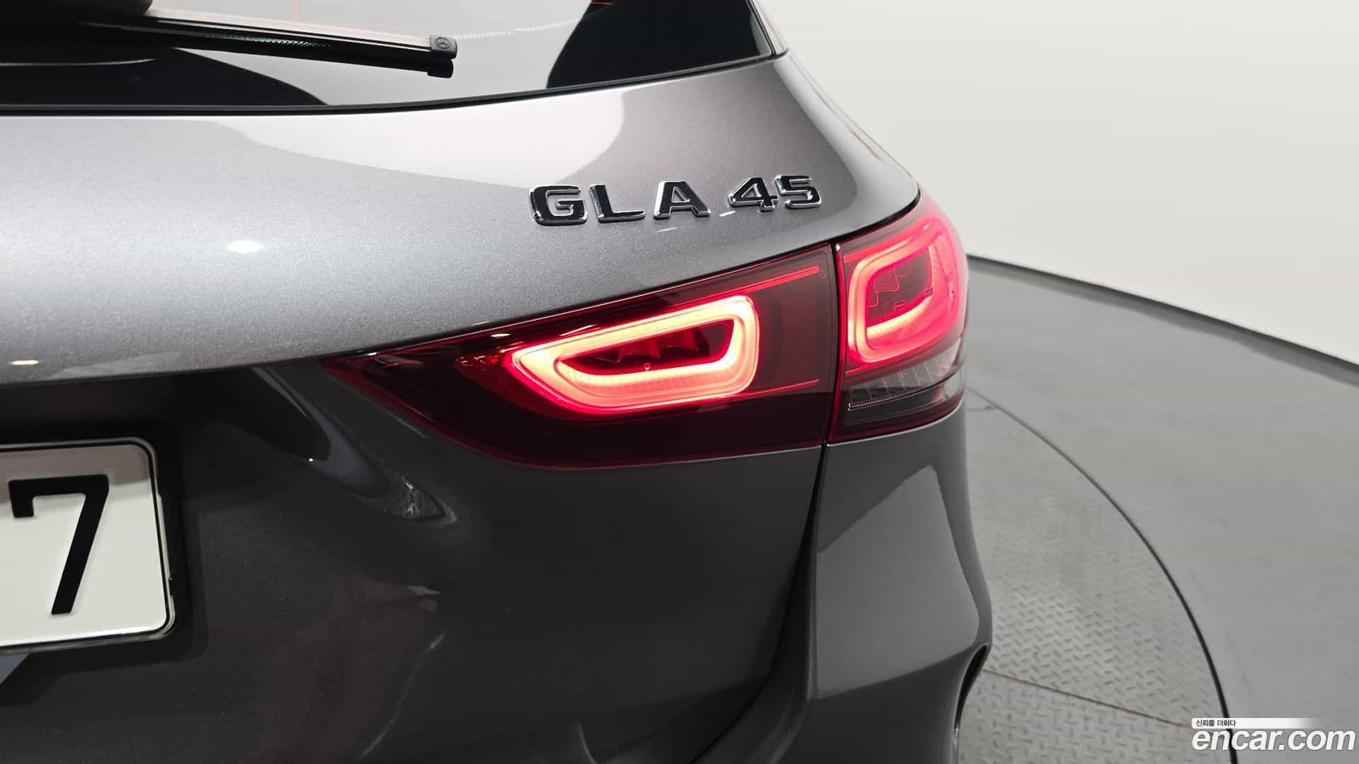 GLA-Class Mercedes-Benz 2022.7-OUTER-033