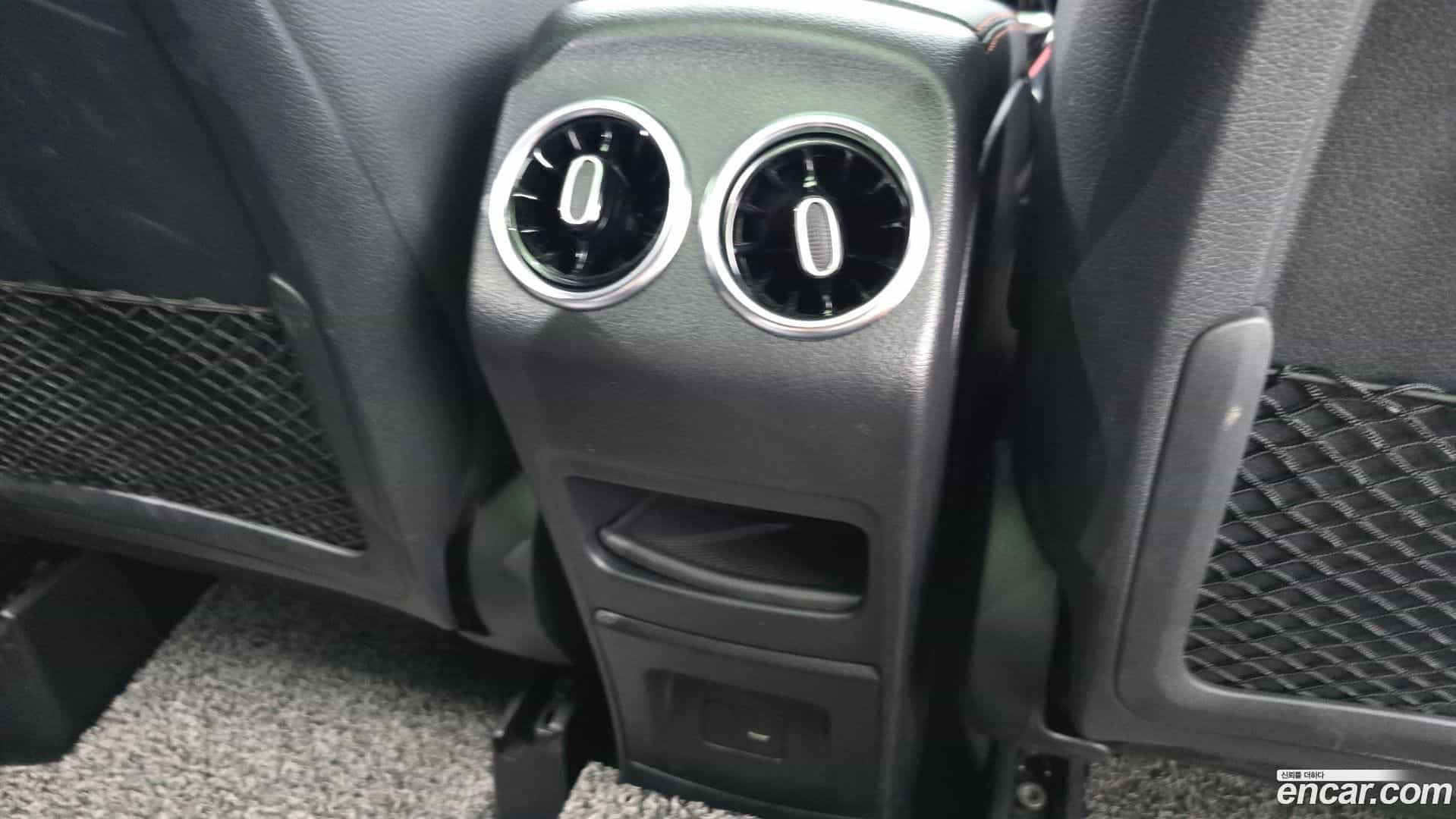 GLA-Class Mercedes-Benz 2022.7-OPTION-044
