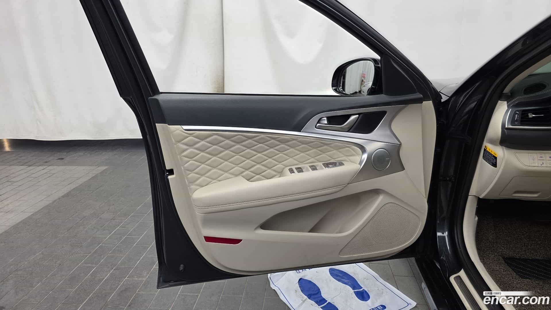 G70 Genesis 2019.11-INNER-034