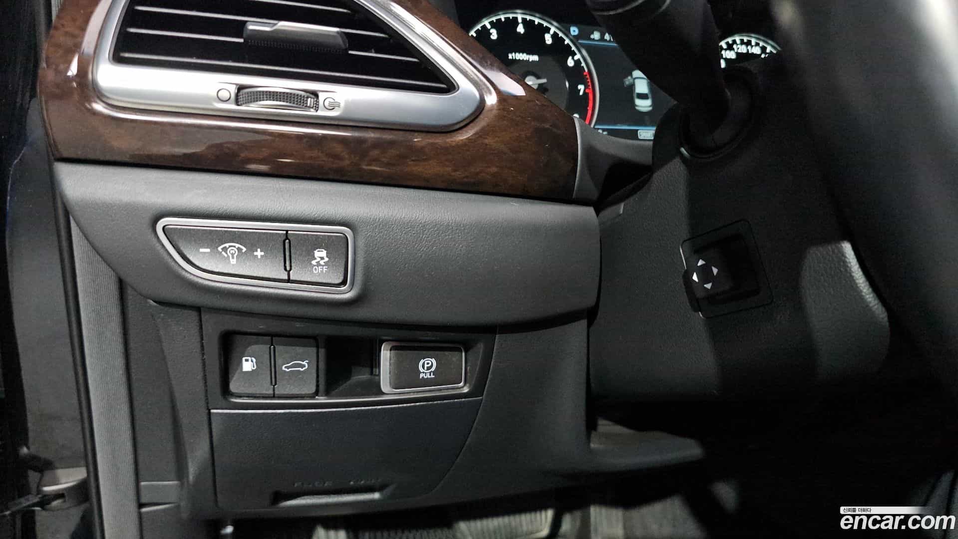 EQ900 Genesis 2016.5-OPTION-020