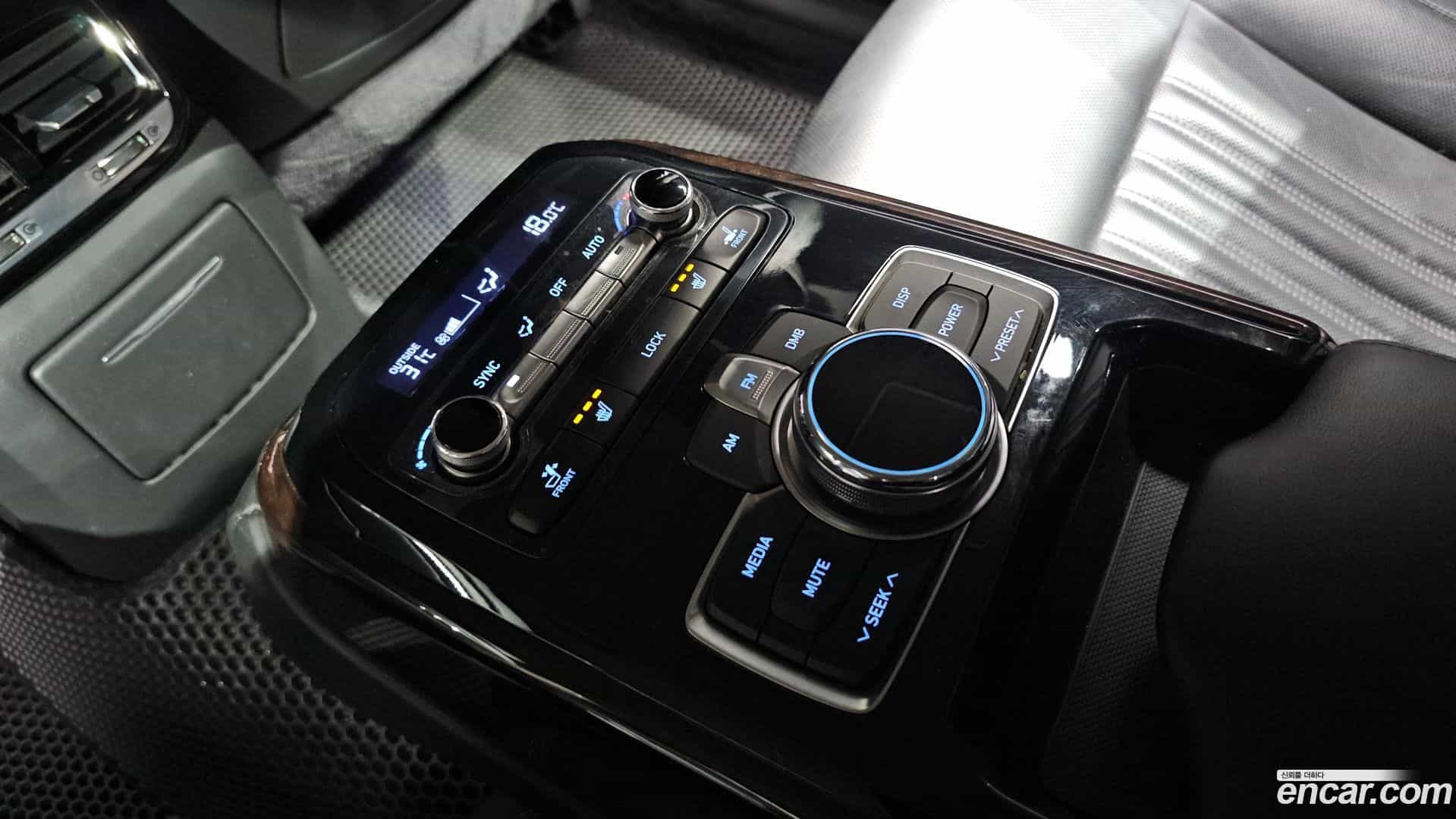 EQ900 Genesis 2016.5-OPTION-023