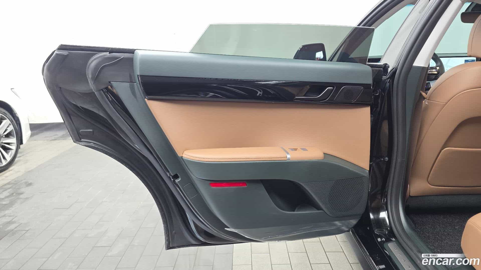 Grandeur Hyundai 2023.10-INNER-035