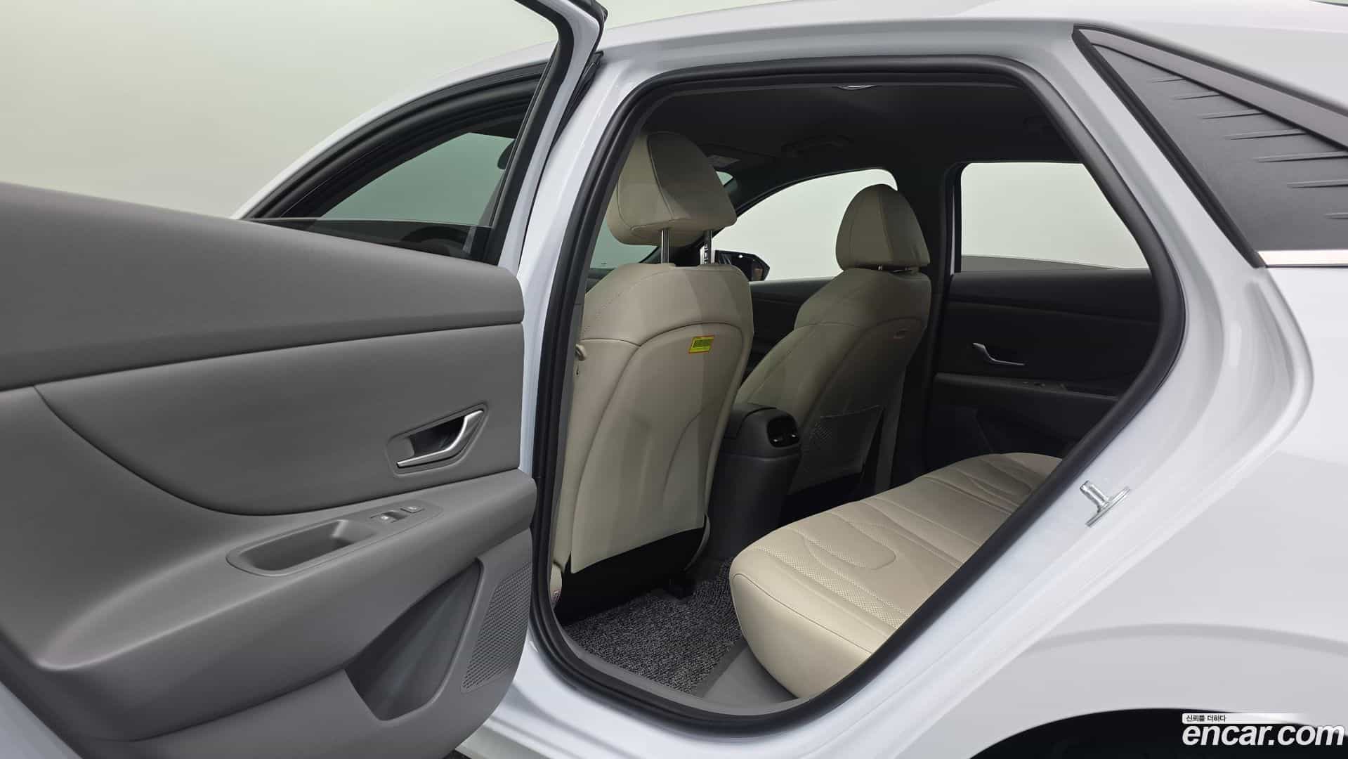 AVANTE Hyundai 2023.2-OPTION-020