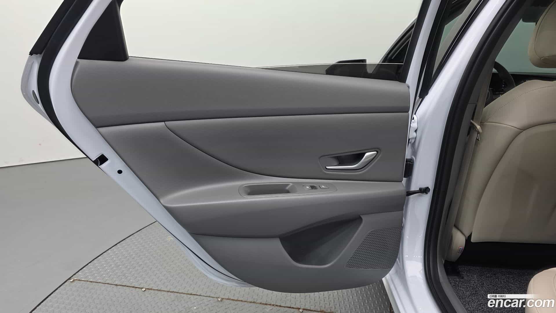 AVANTE Hyundai 2023.2-INNER-035