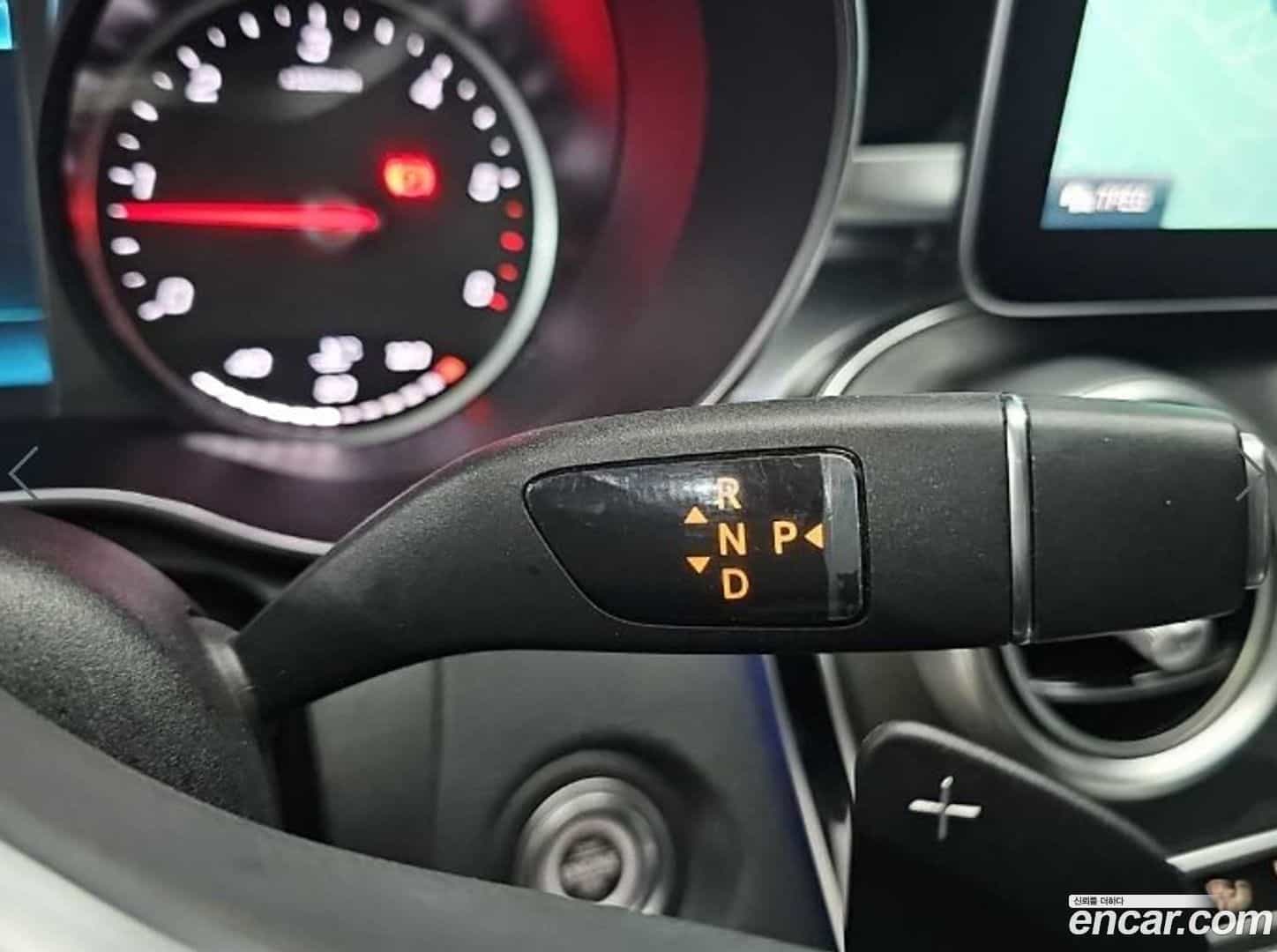C-Class Mercedes-Benz 2019.2-INNER-008
