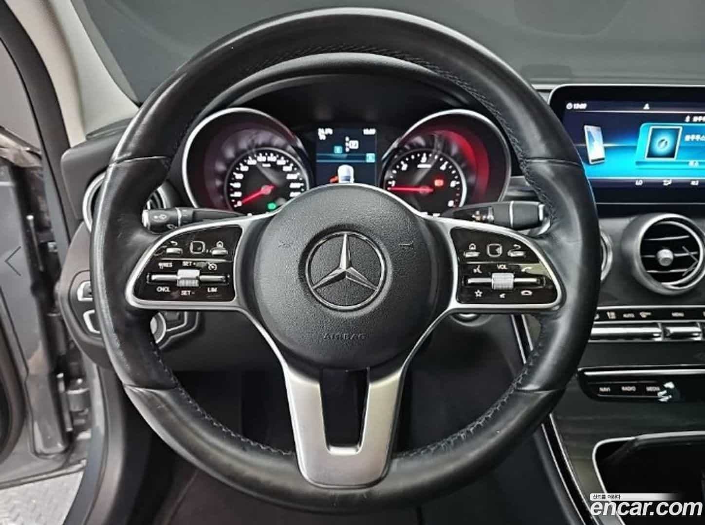 C-Class Mercedes-Benz 2019.2-INNER-009