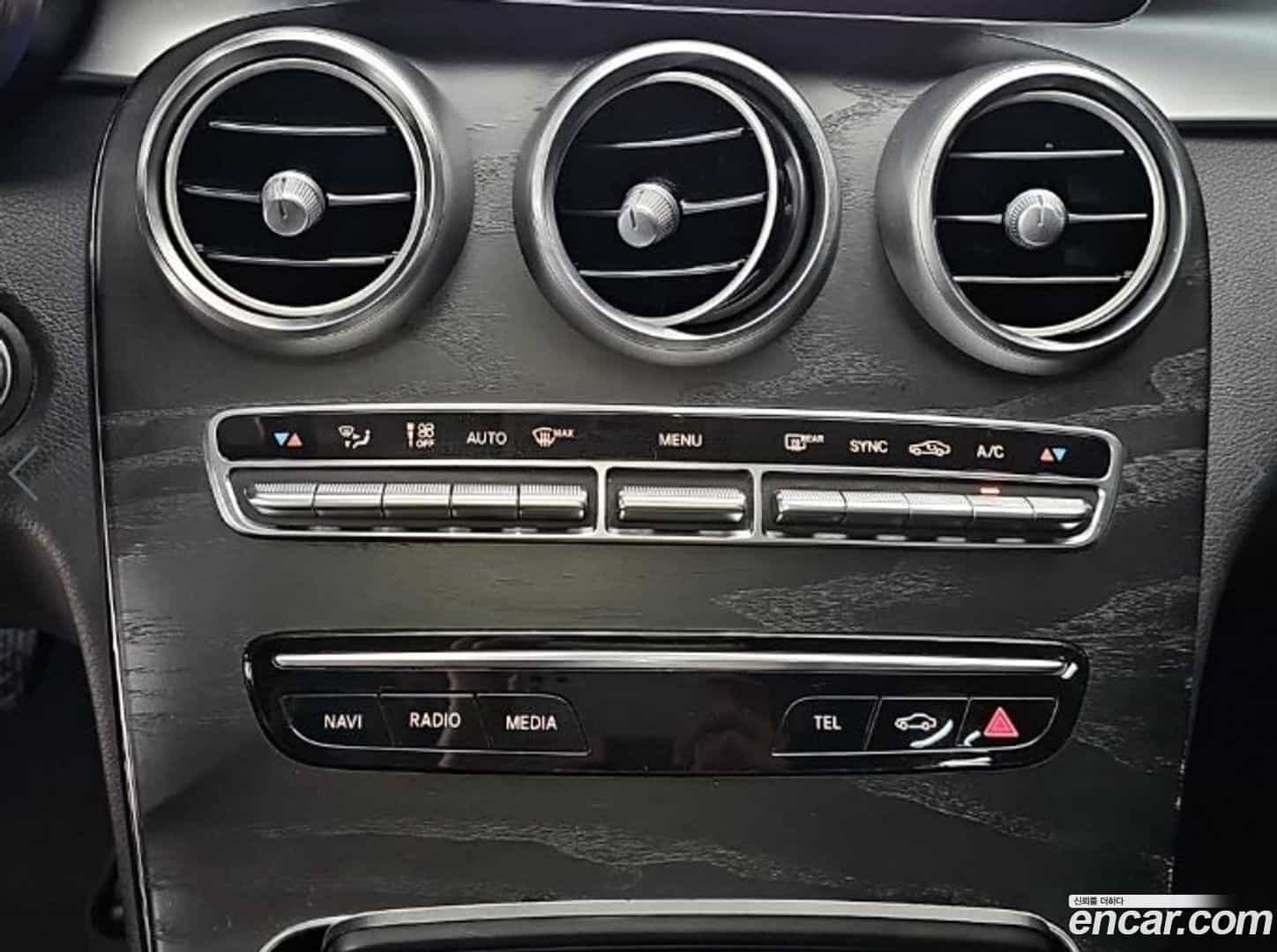 C-Class Mercedes-Benz 2019.2-INNER-010