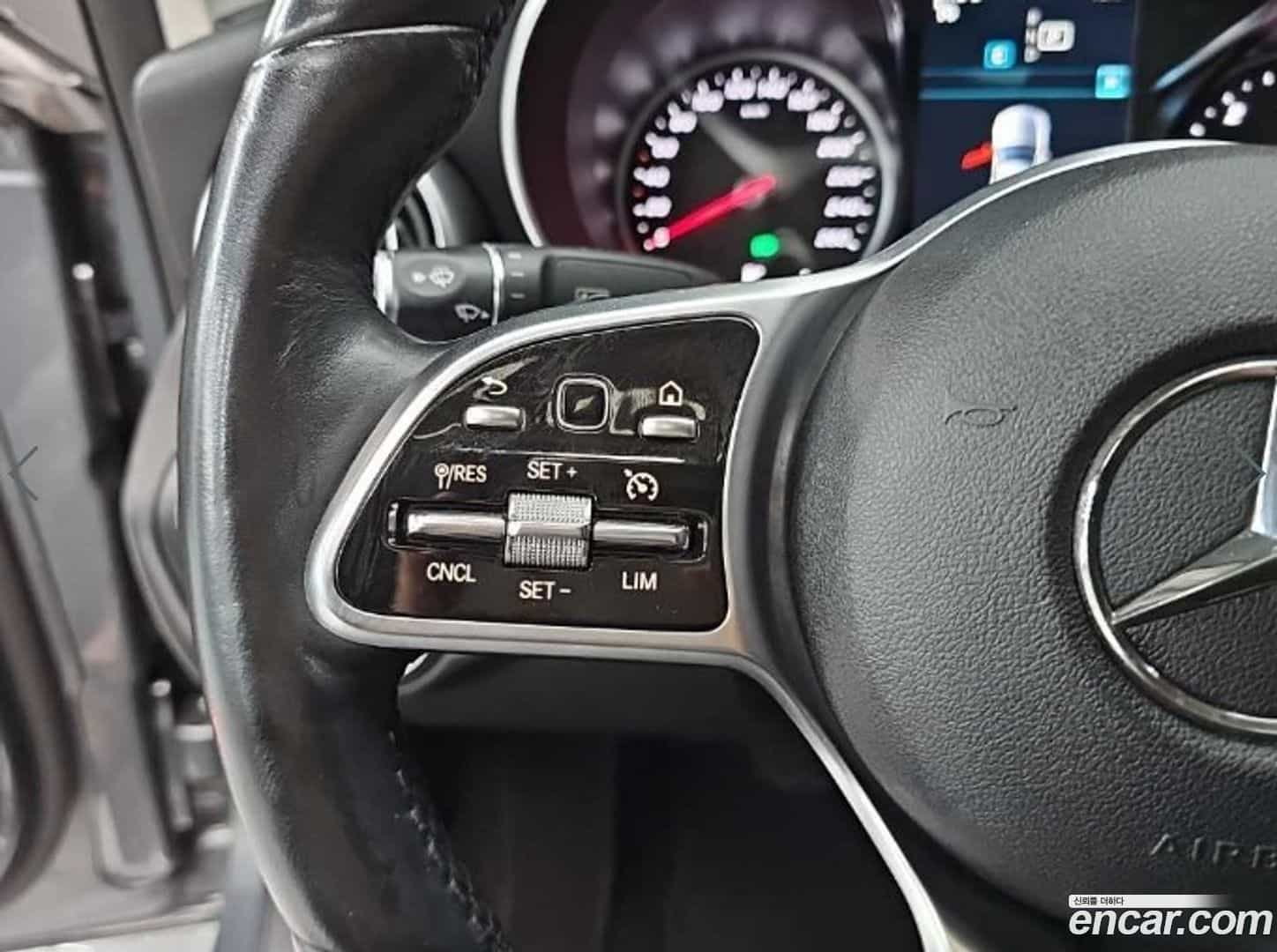 C-Class Mercedes-Benz 2019.2-OPTION-022