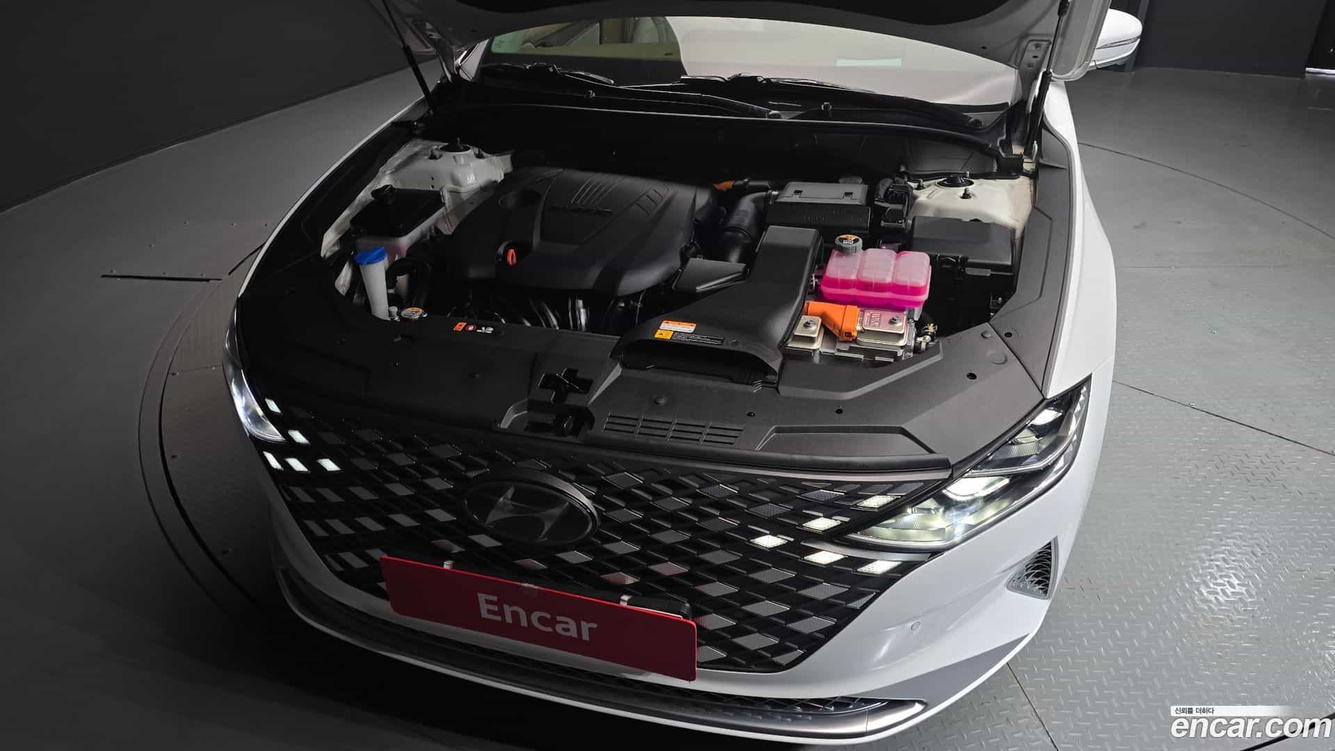 Grandeur Hyundai 2022.3-OUTER-006