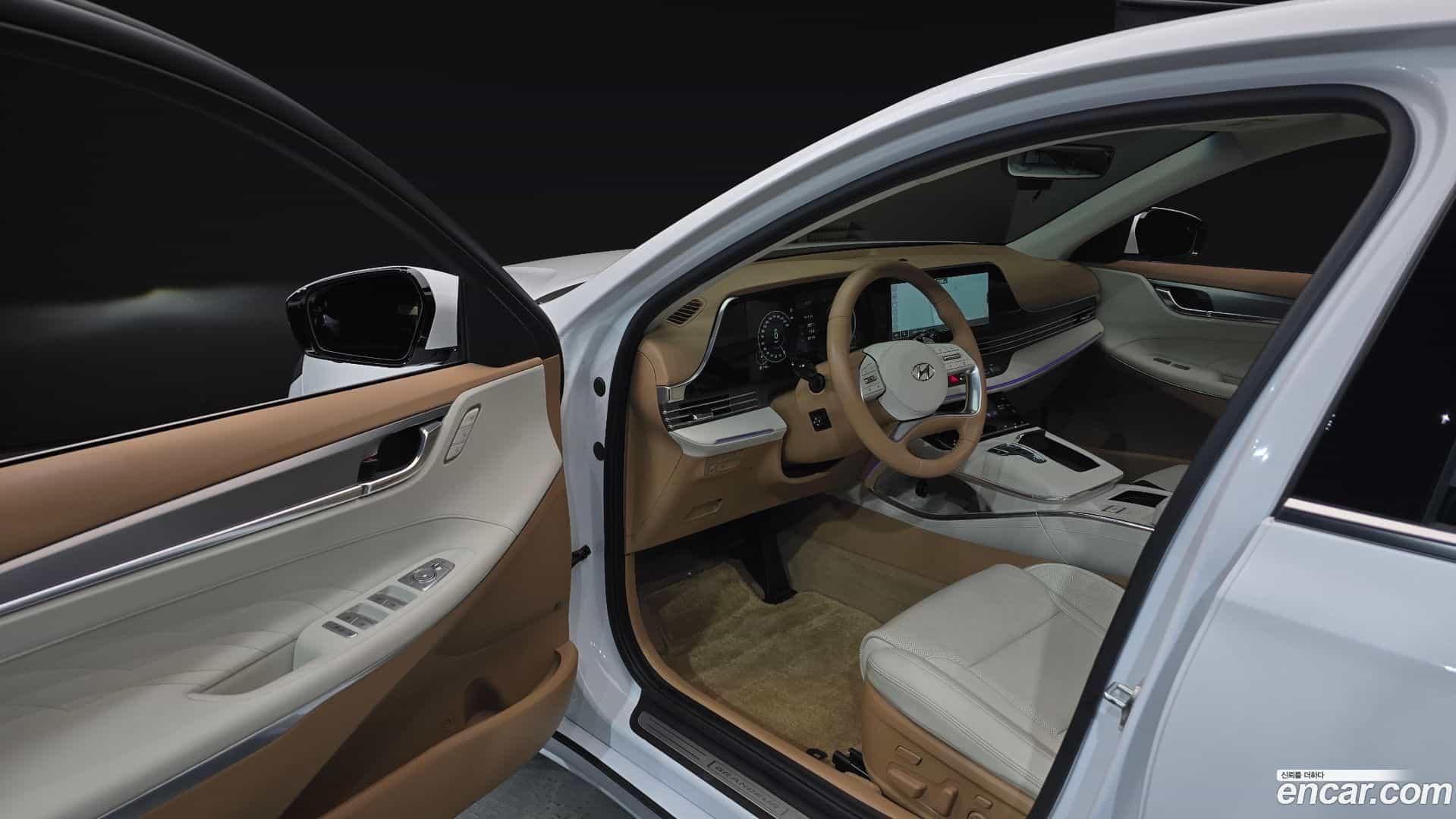 Grandeur Hyundai 2022.3-INNER-010