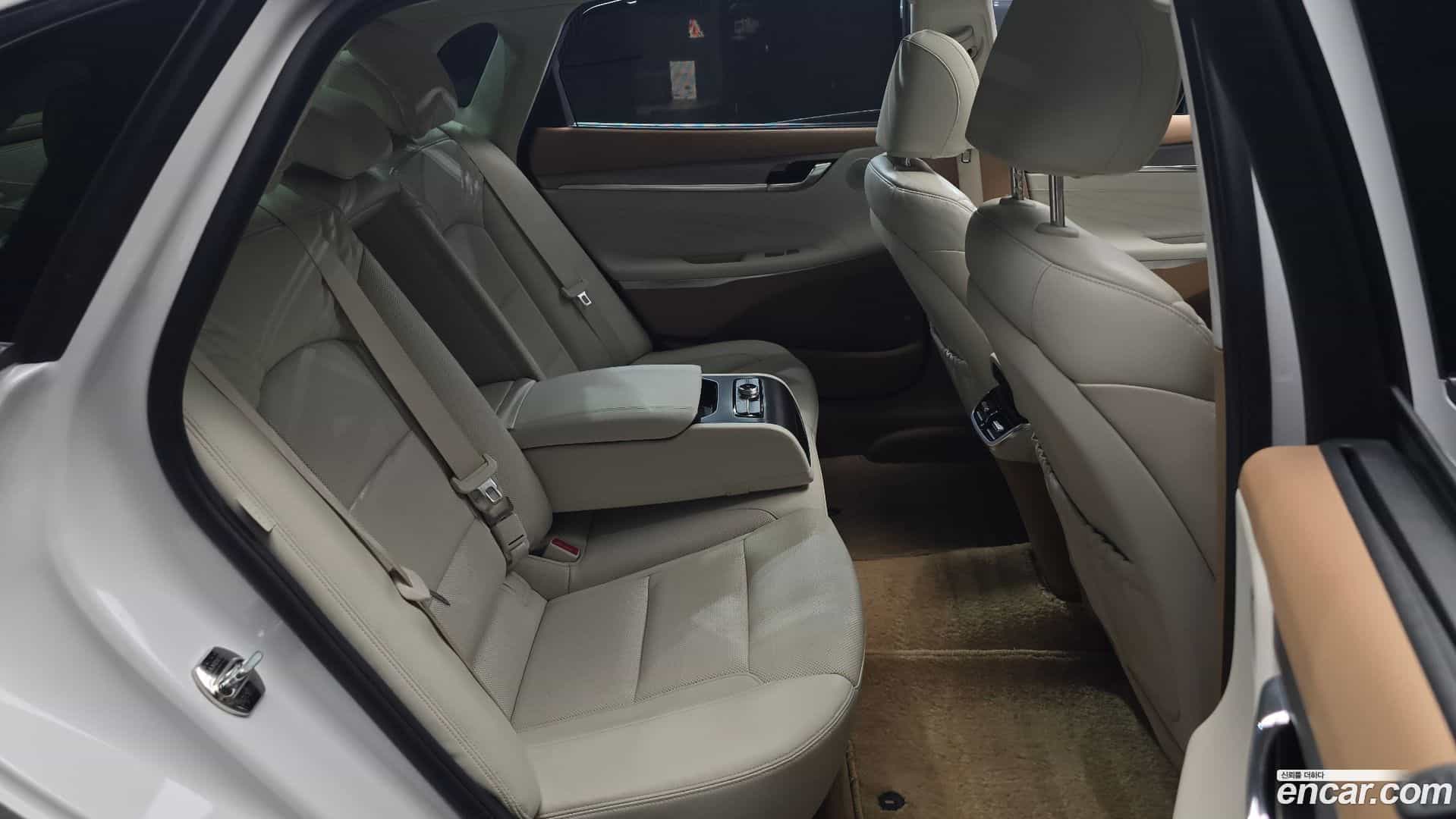 Grandeur Hyundai 2022.3-OPTION-015