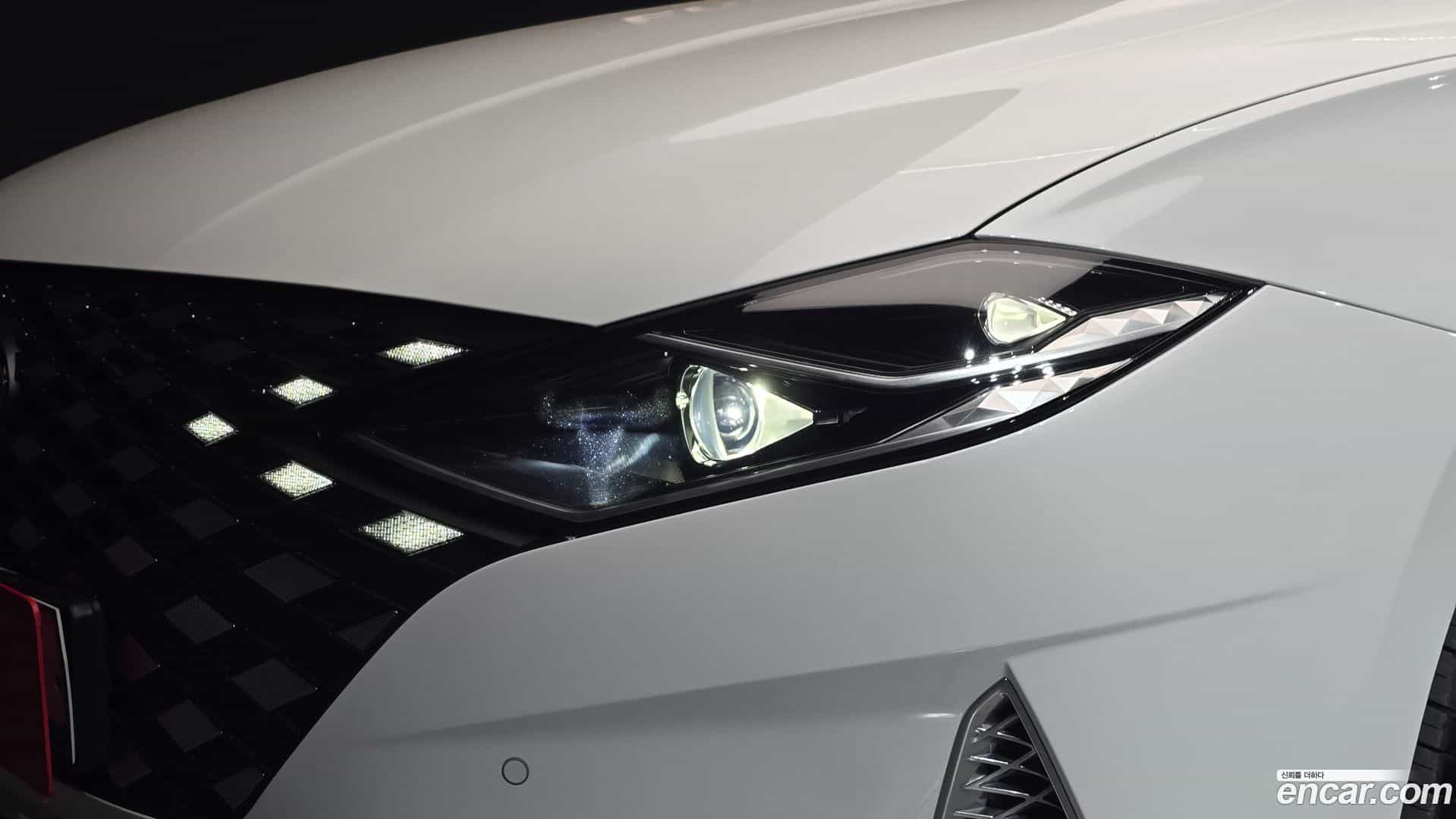 Grandeur Hyundai 2022.3-OUTER-032