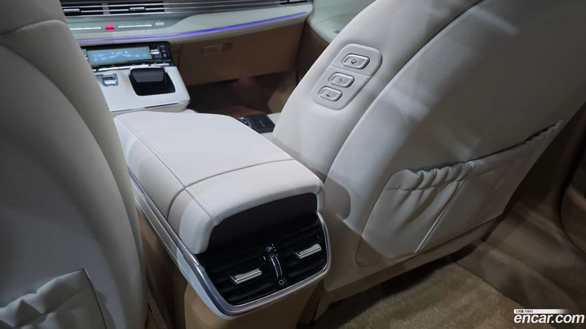 Grandeur Hyundai 2022.3-OPTION-043
