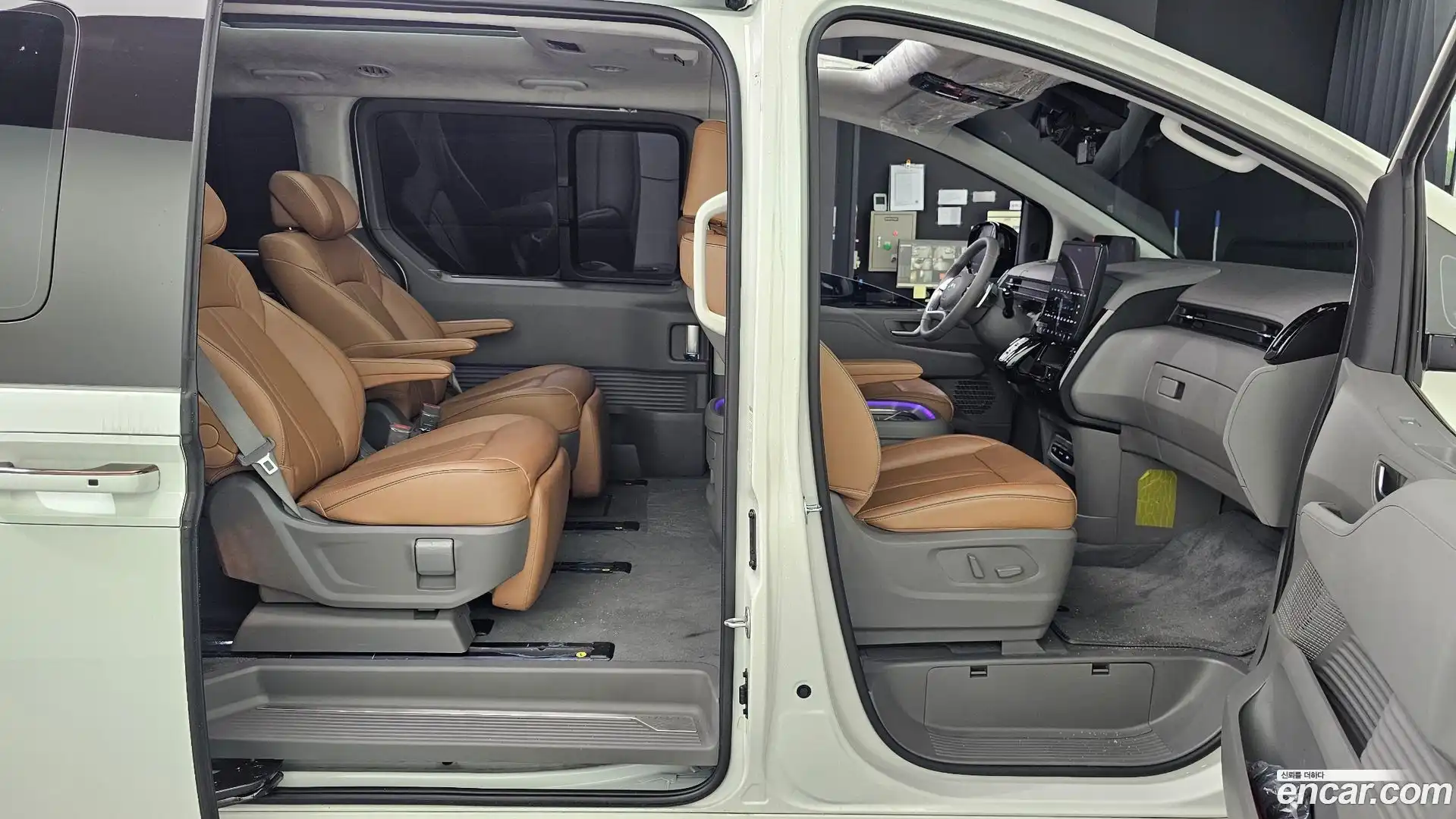 Staria Hyundai 2023.9-OPTION-016