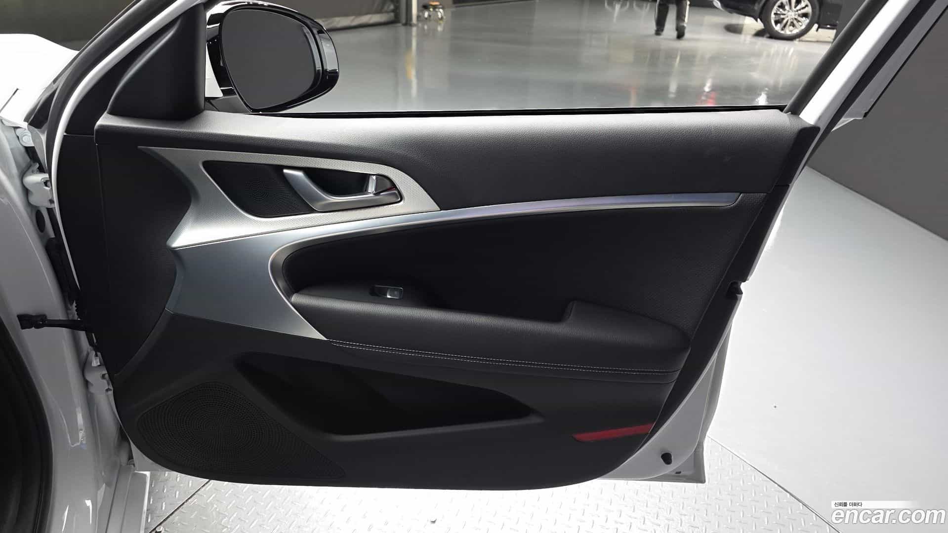G70 Genesis 2023.7-INNER-034