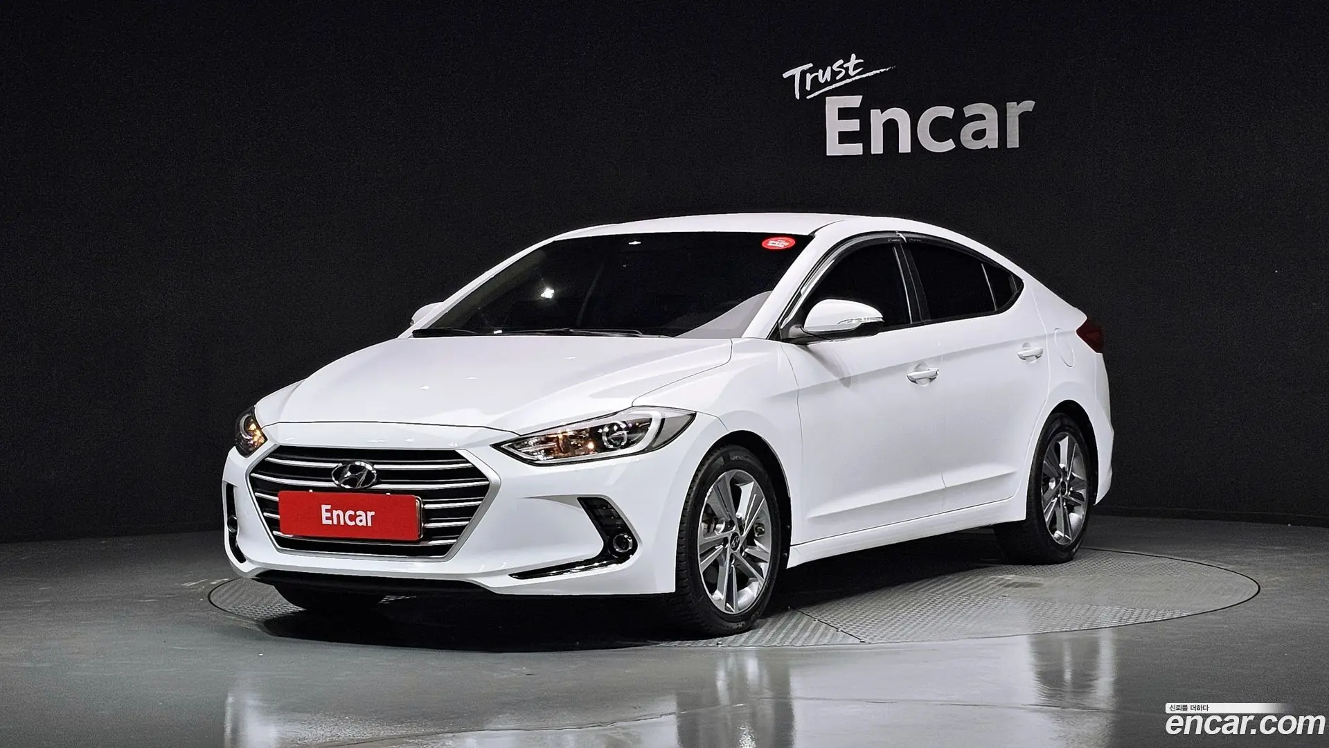 Main__Slider__Photo:AVANTE Hyundai 2018.3-0