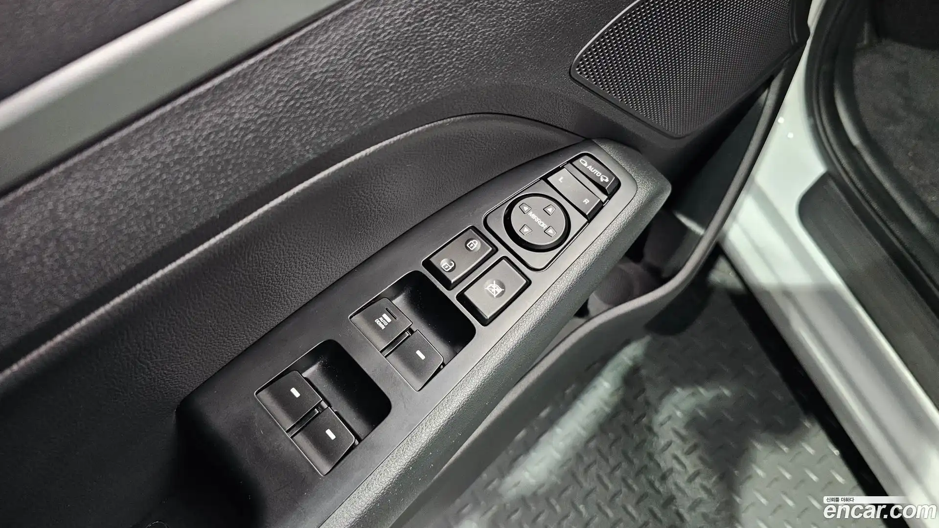 AVANTE Hyundai 2018.3-OPTION-041