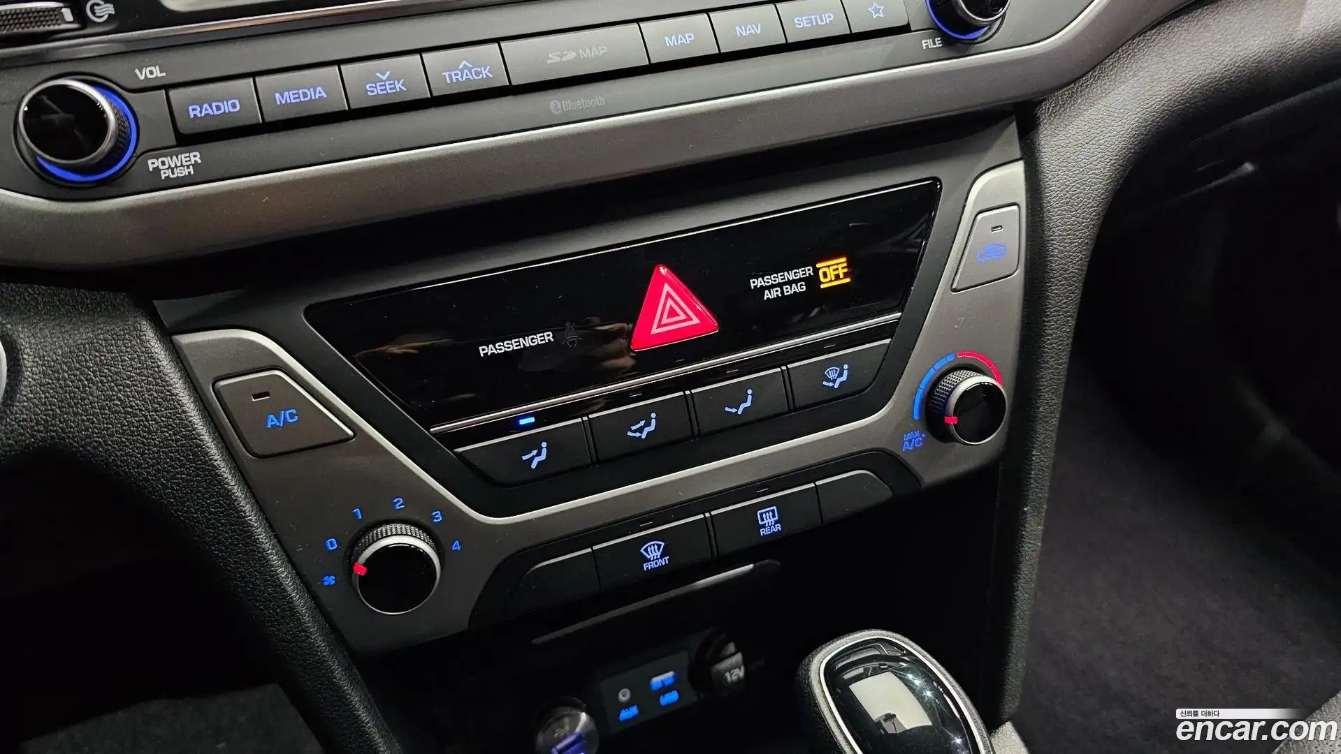 AVANTE Hyundai 2018.3-OPTION-043