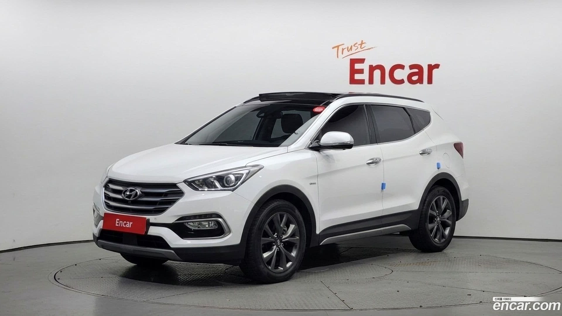 Main__Slider__Photo:Santafe Hyundai 2017.6-0