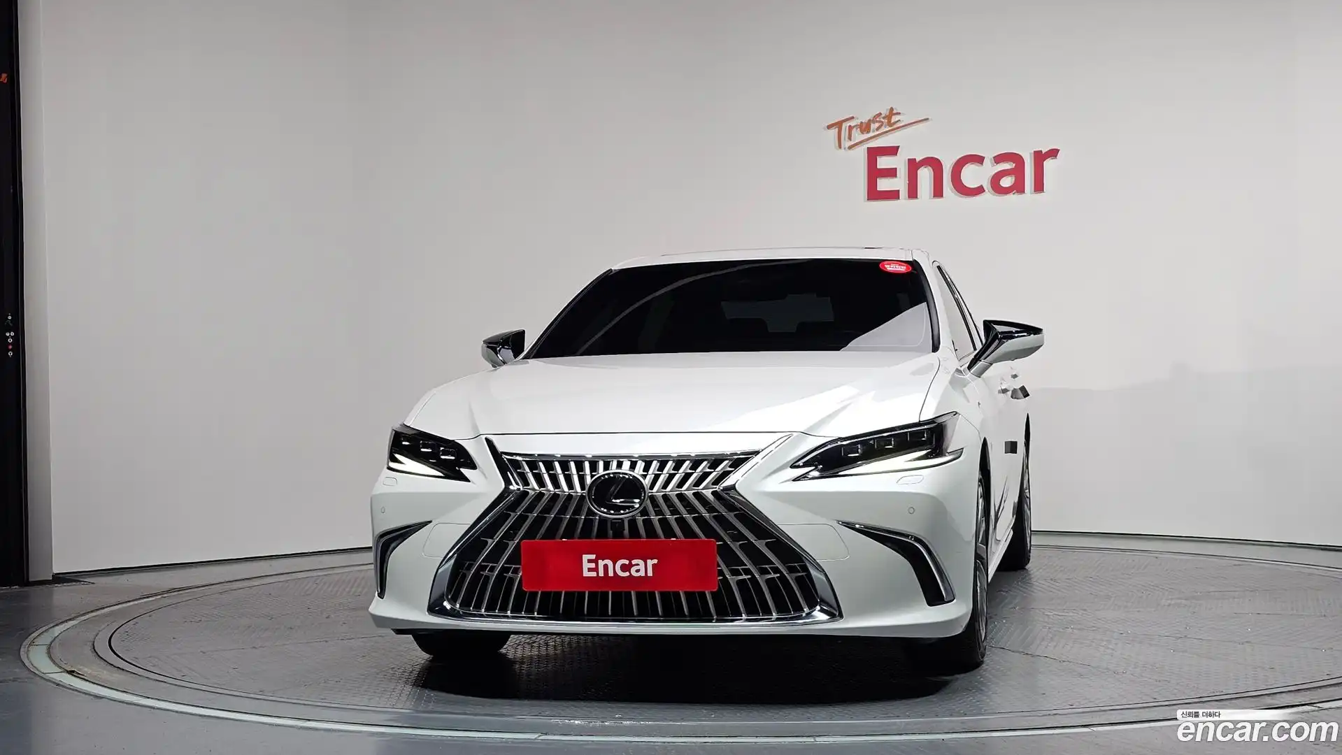 ES Lexus 2025.1-OUTER-003