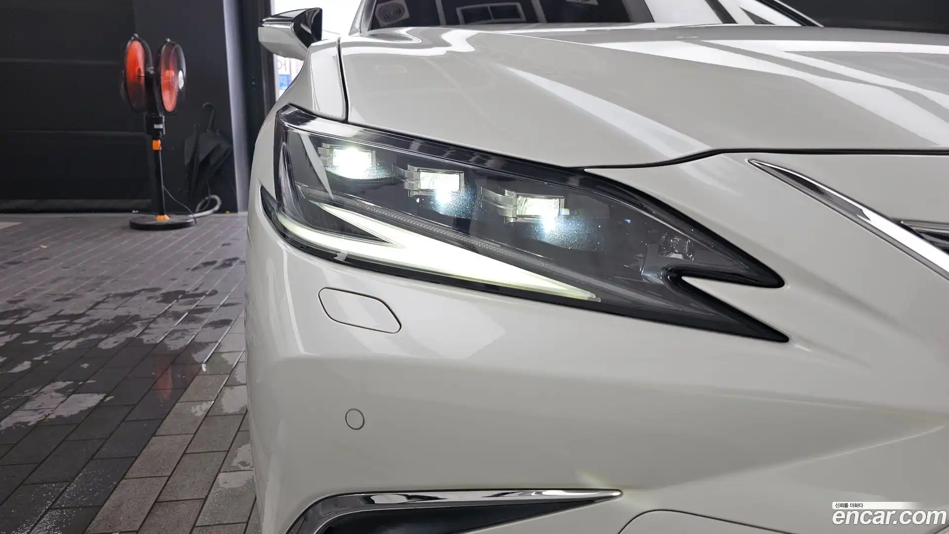 ES Lexus 2025.1-OUTER-032