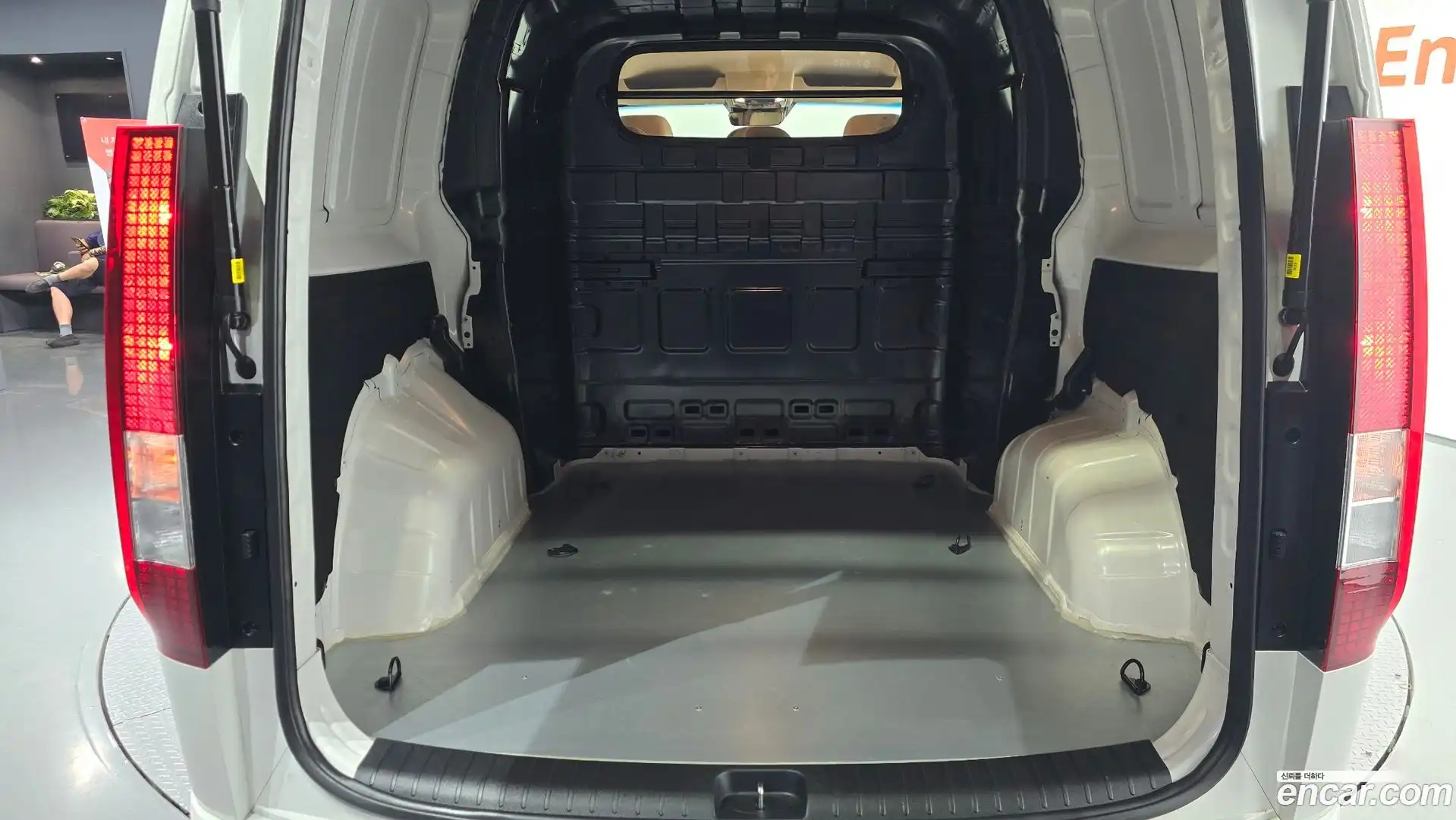 Staria Hyundai 2025.1-OPTION-024