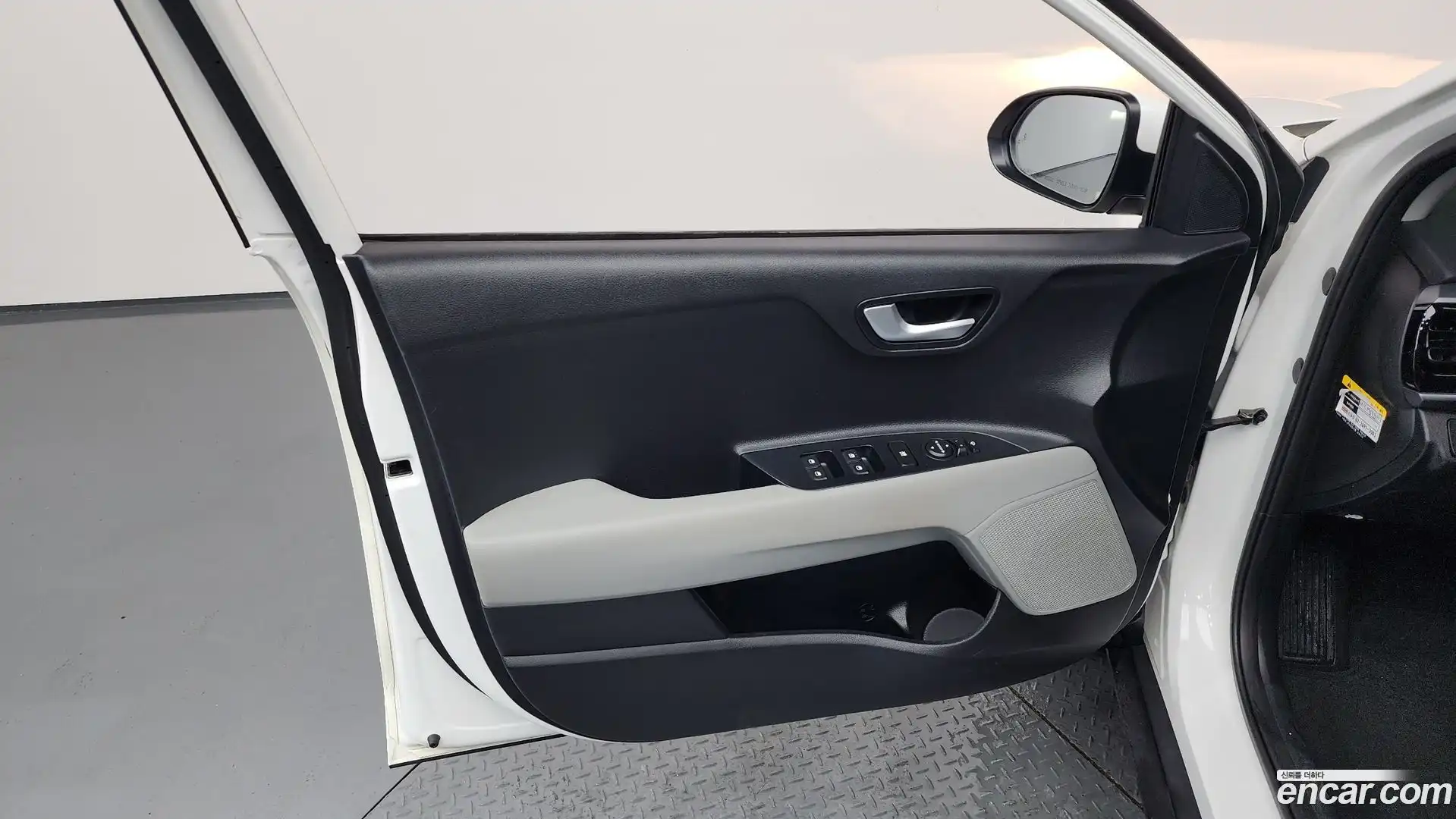 Stonic Kia 2018.10-INNER-034