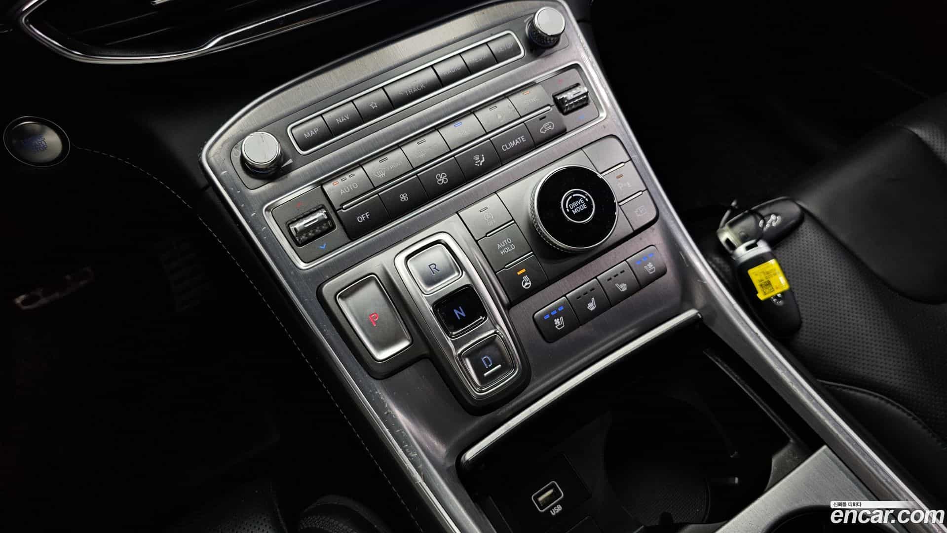 Santafe Hyundai 2021.1-INNER-009
