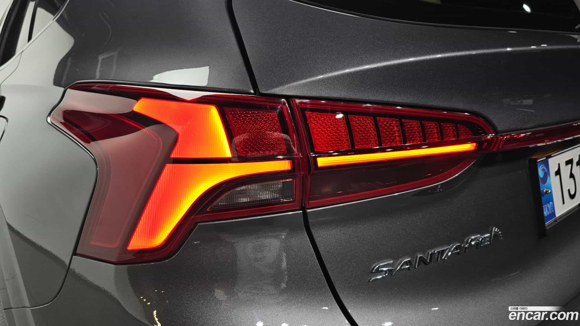 Santafe Hyundai 2021.1-OUTER-033