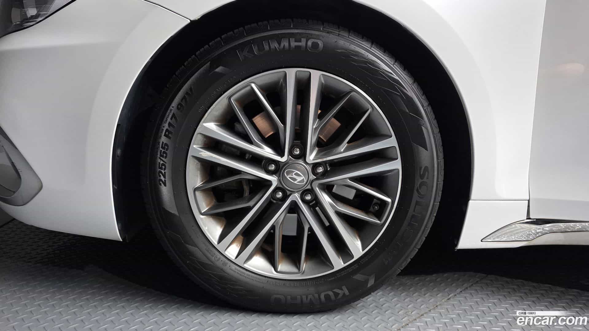 Grandeur Hyundai 2017.6-OUTER-005