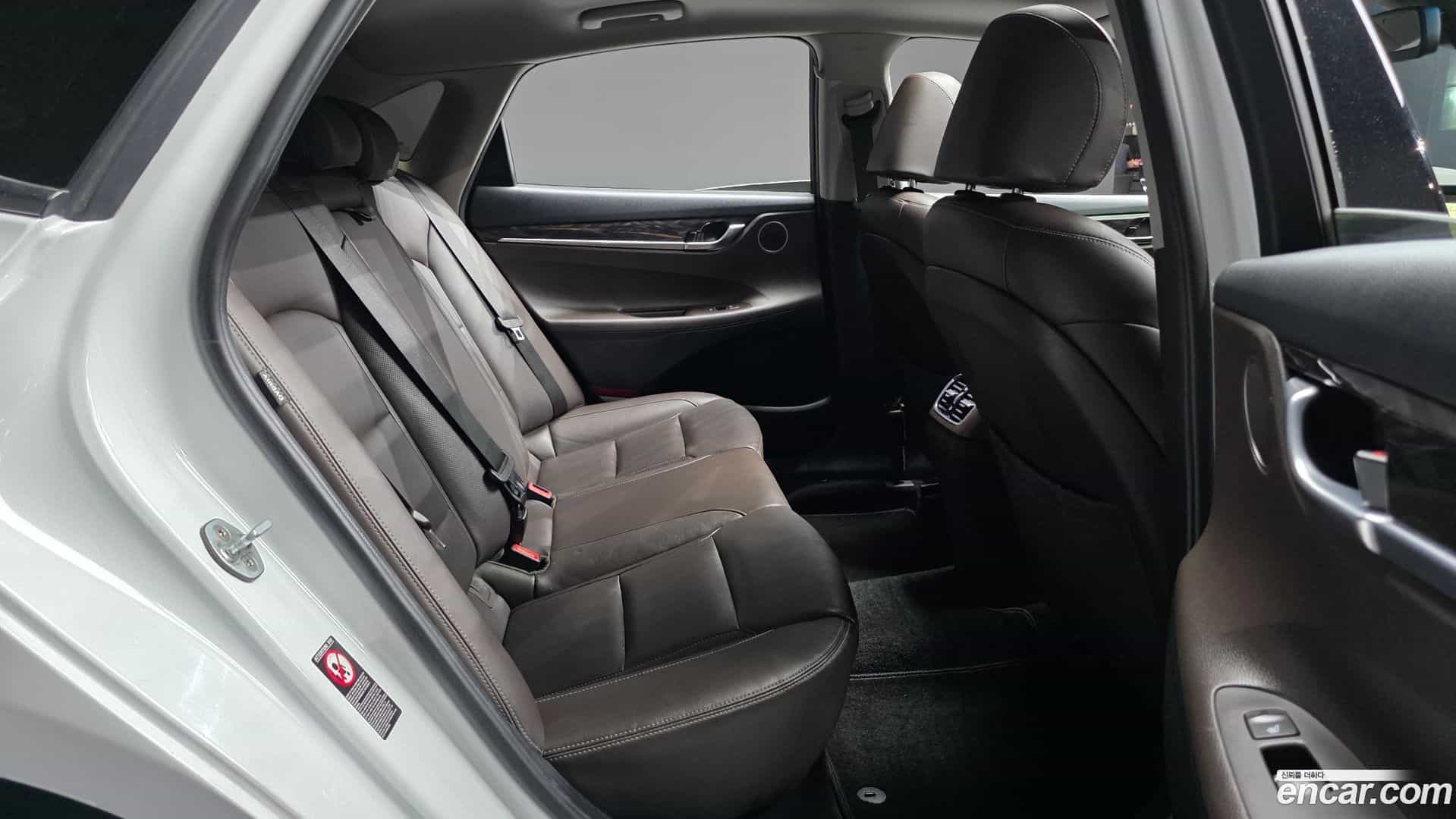 Grandeur Hyundai 2017.6-OPTION-015