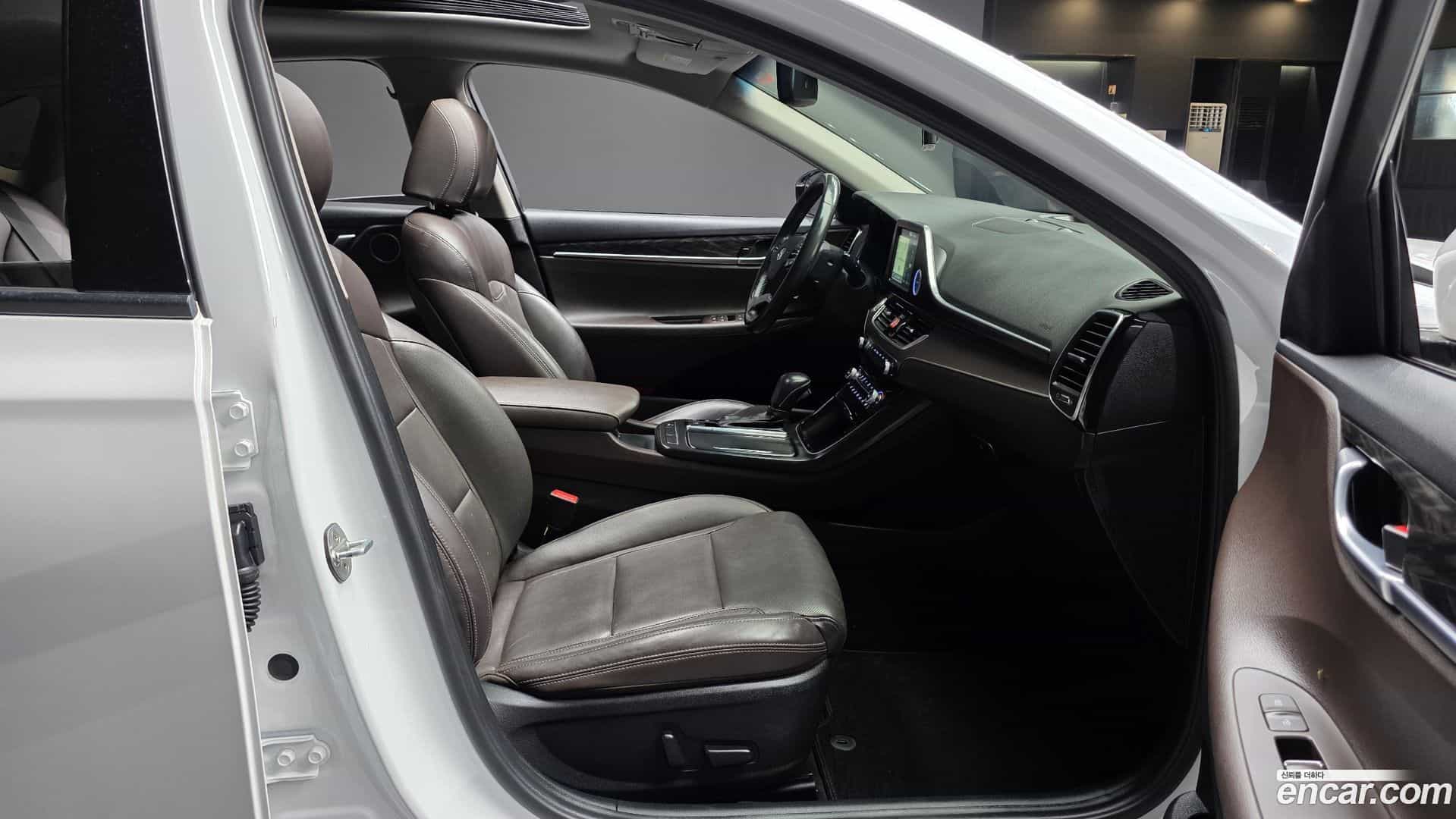 Grandeur Hyundai 2017.6-INNER-036