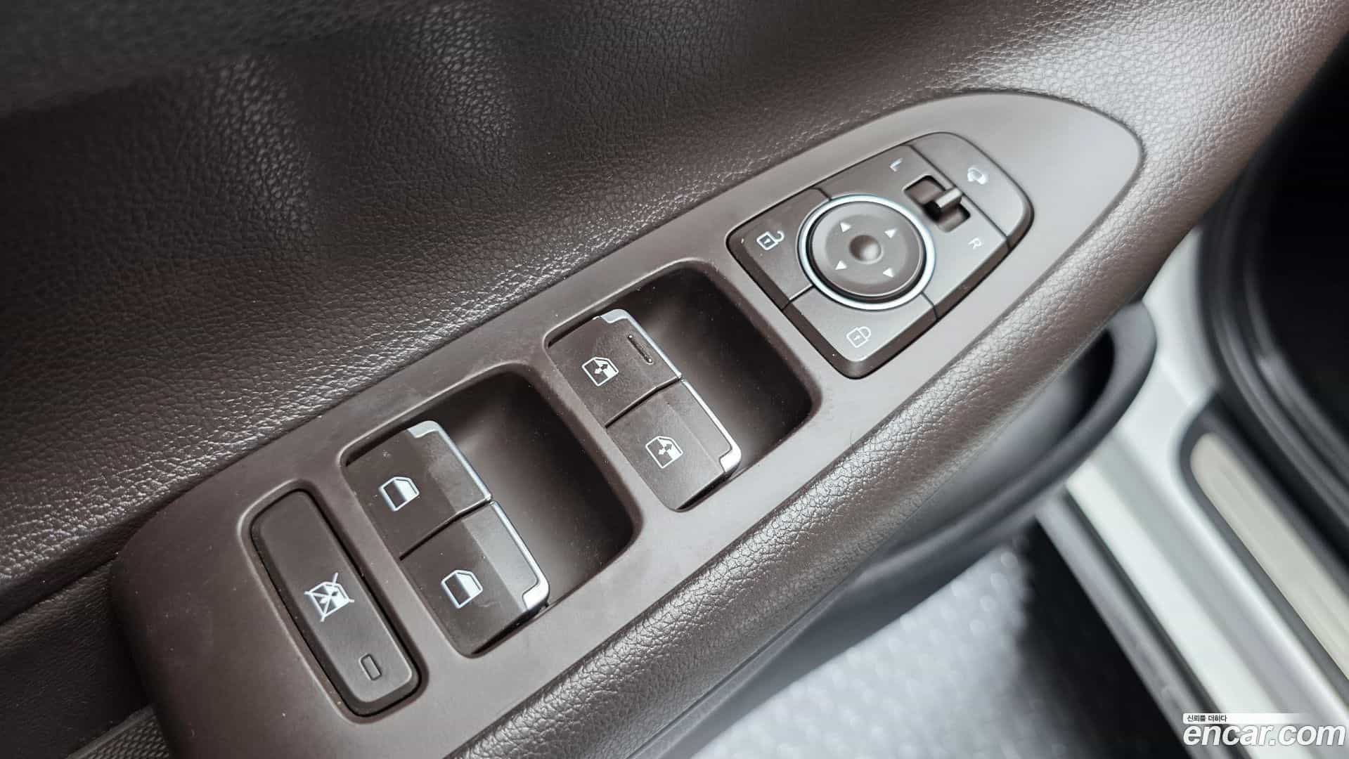 Grandeur Hyundai 2017.6-OPTION-044