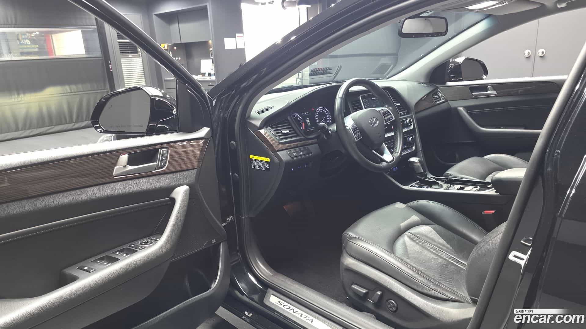 Sonata Hyundai 2018.3-INNER-010