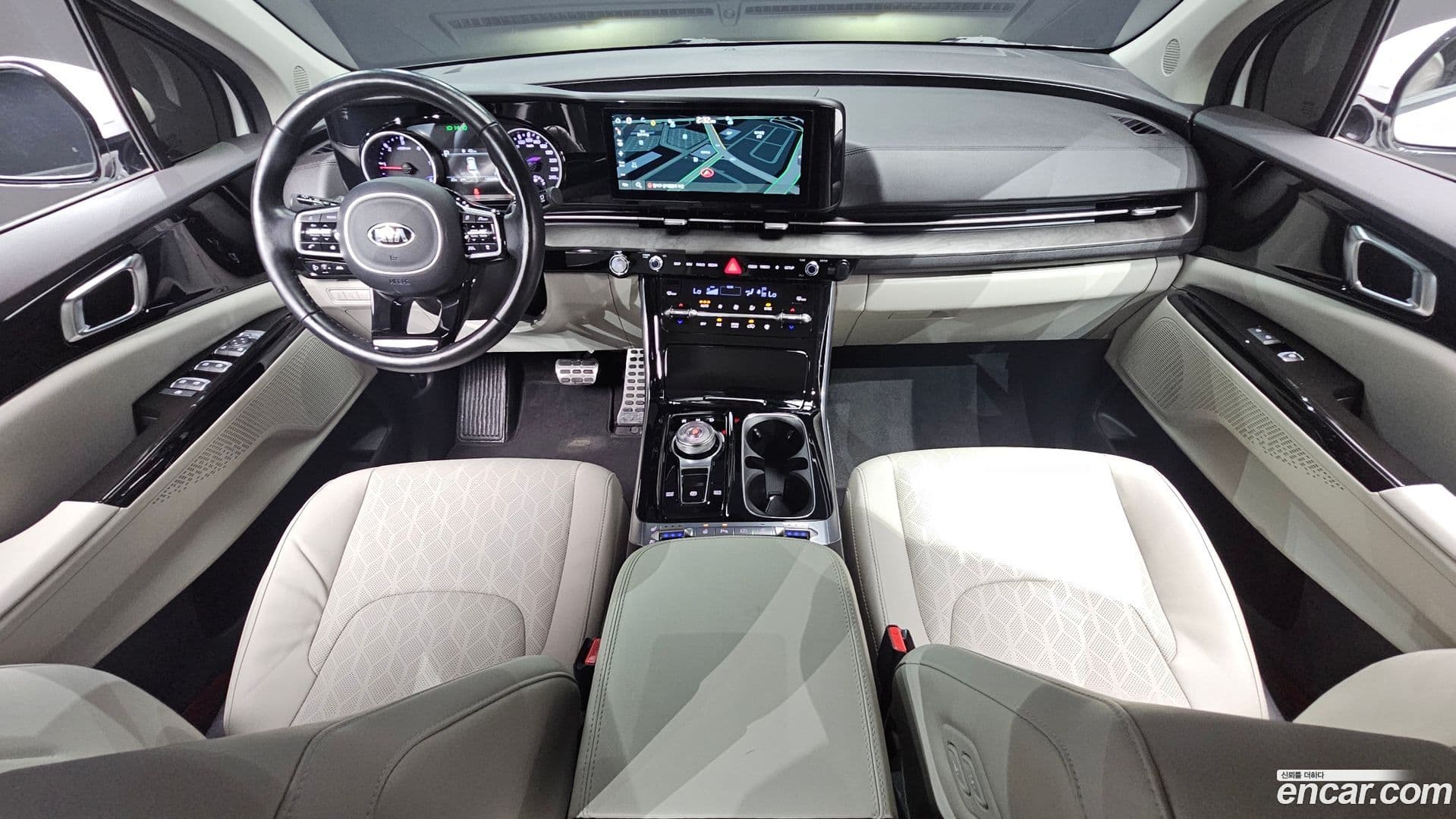 Main__Slider__Photo:Canival Kia 2021.4-0