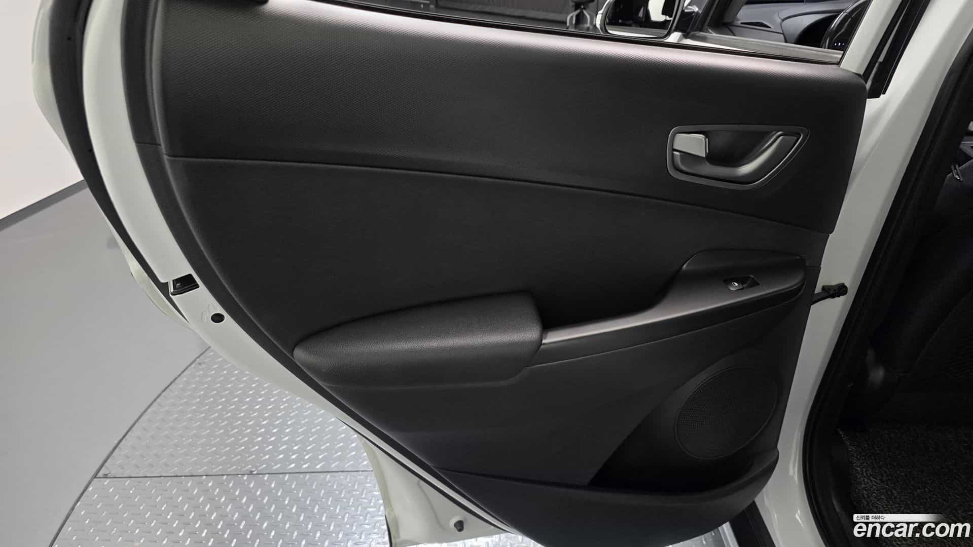 Kona Hyundai 2019.11-INNER-035