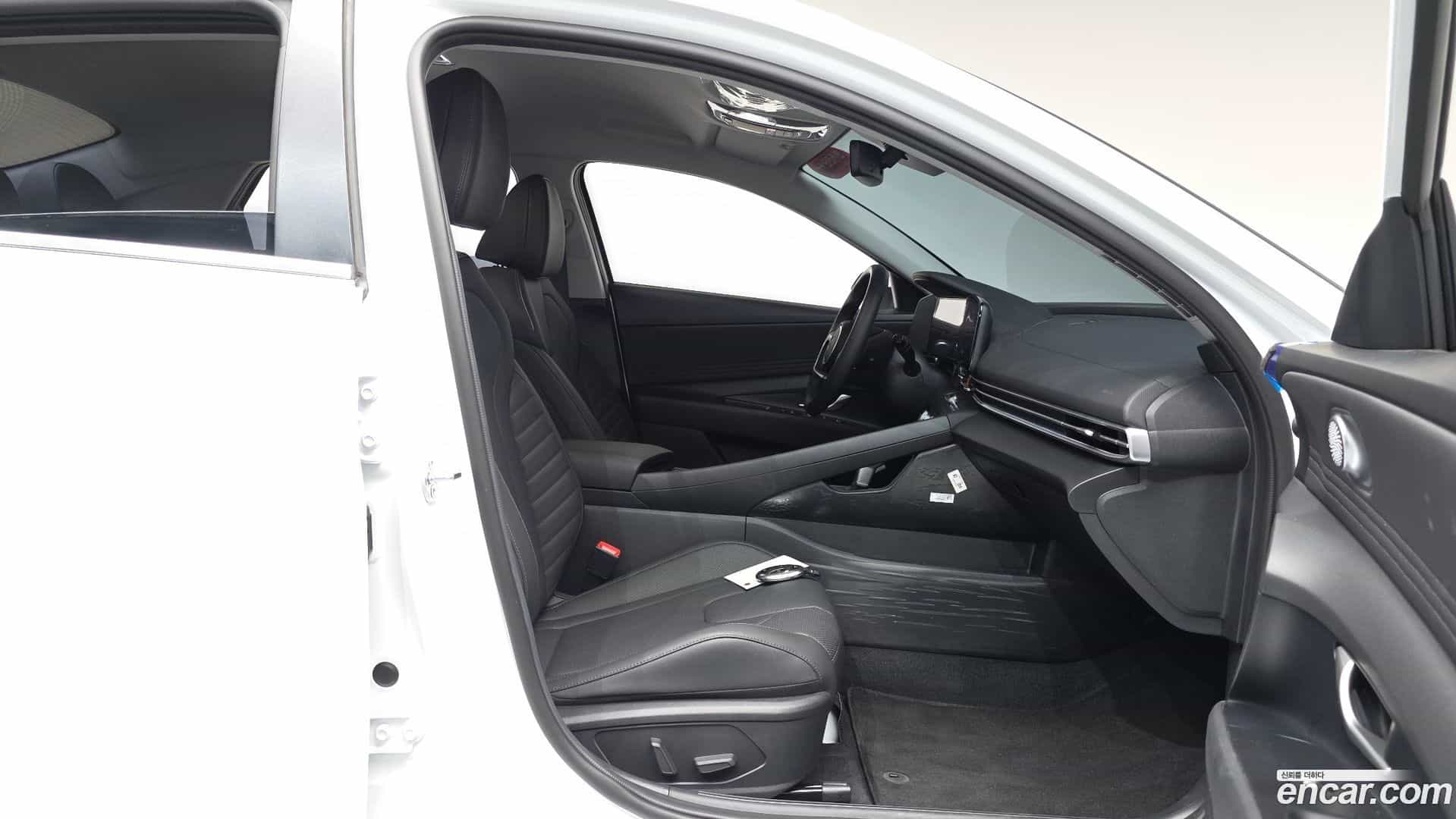 AVANTE Hyundai 2026.1-INNER-036