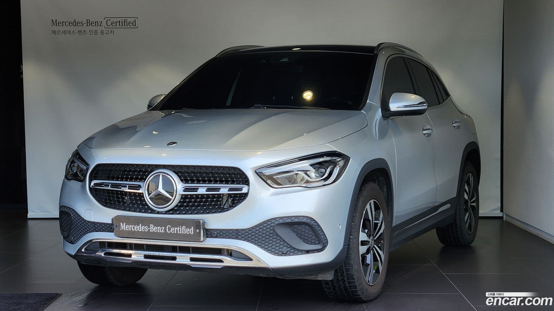 Main__Slider__Photo:GLA-Class Mercedes-Benz 2021.2-0