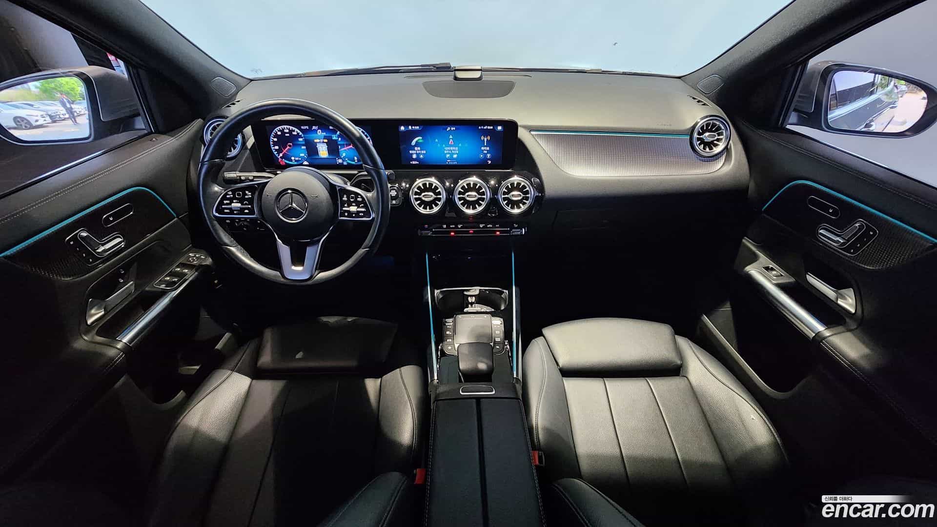 GLA-Class Mercedes-Benz 2021.2-INNER-007