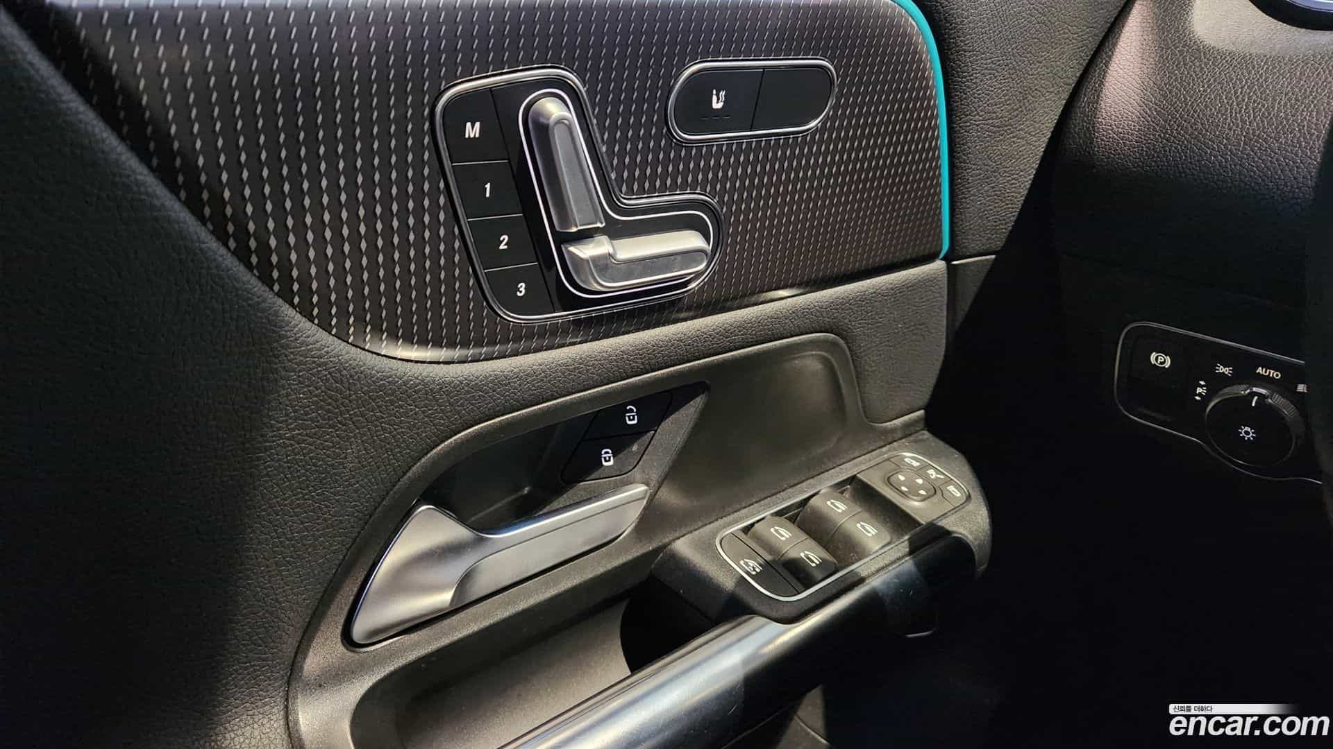 GLA-Class Mercedes-Benz 2021.2-OPTION-019