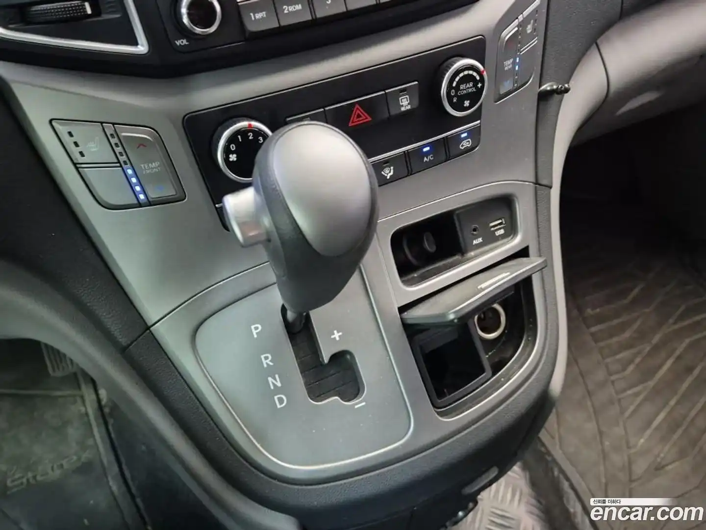 Starex Hyundai 2016.5-INNER-008