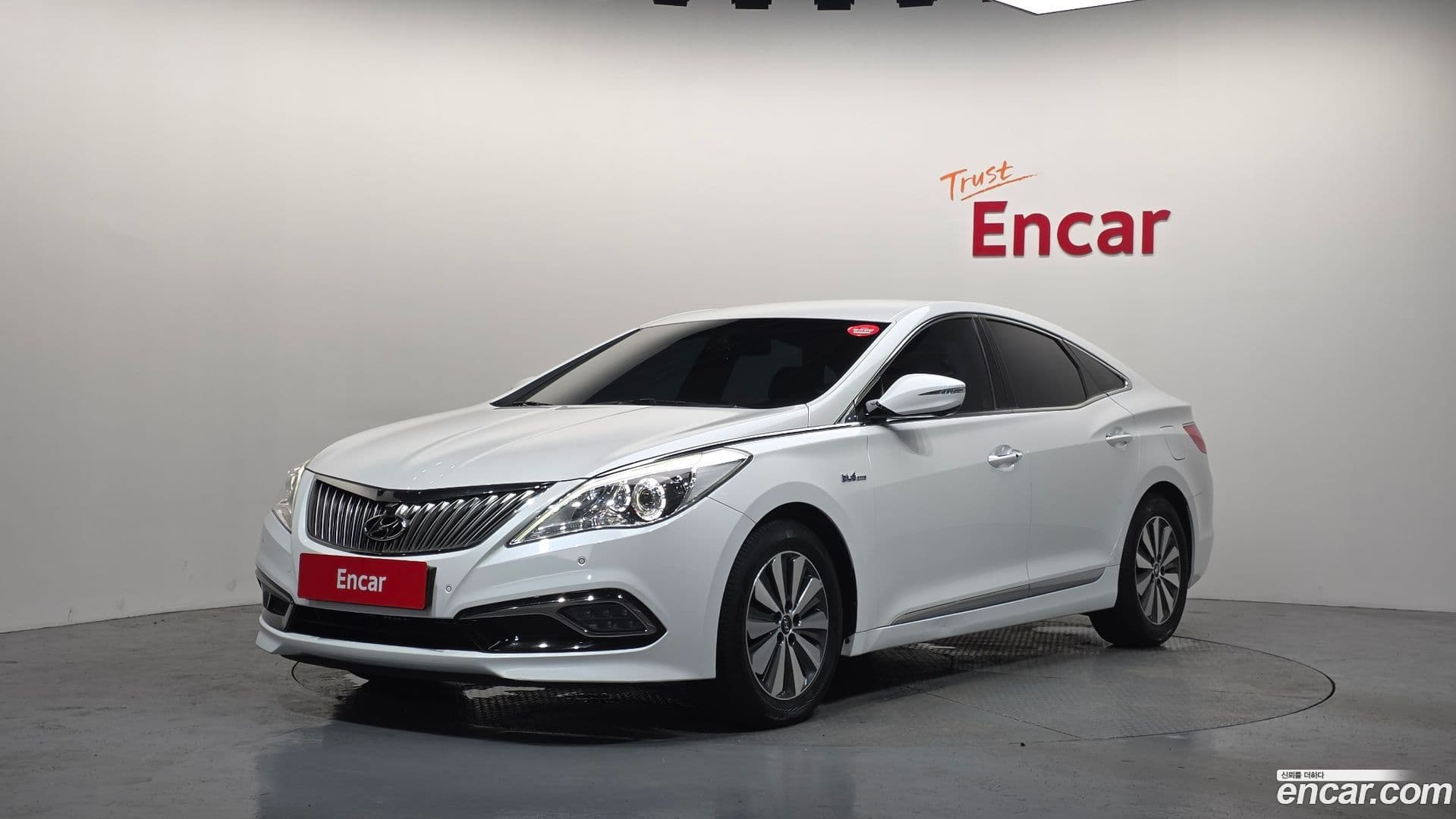 Main__Slider__Photo:Grandeur Hyundai 2016.11-0