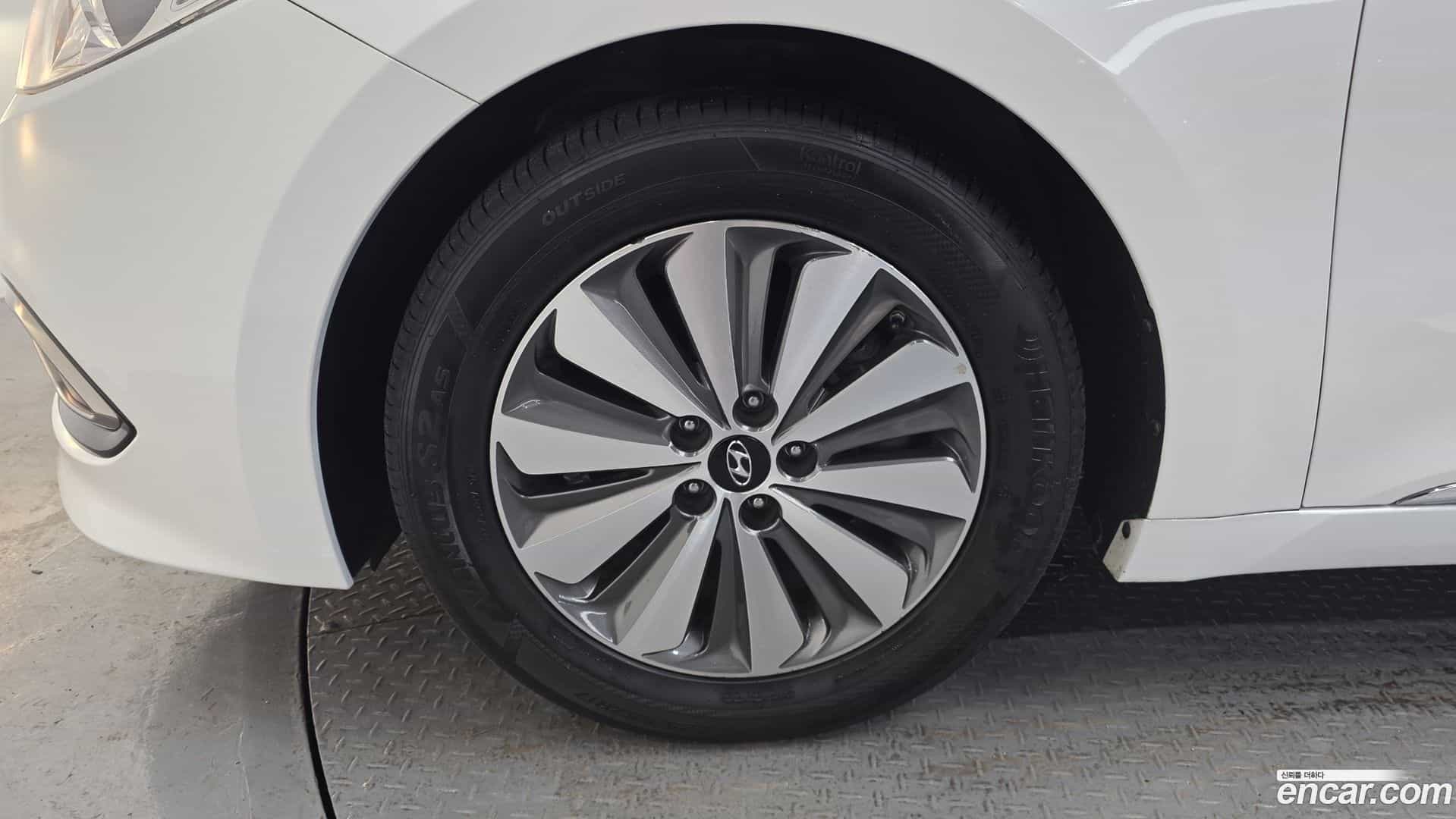 Grandeur Hyundai 2016.11-OUTER-005