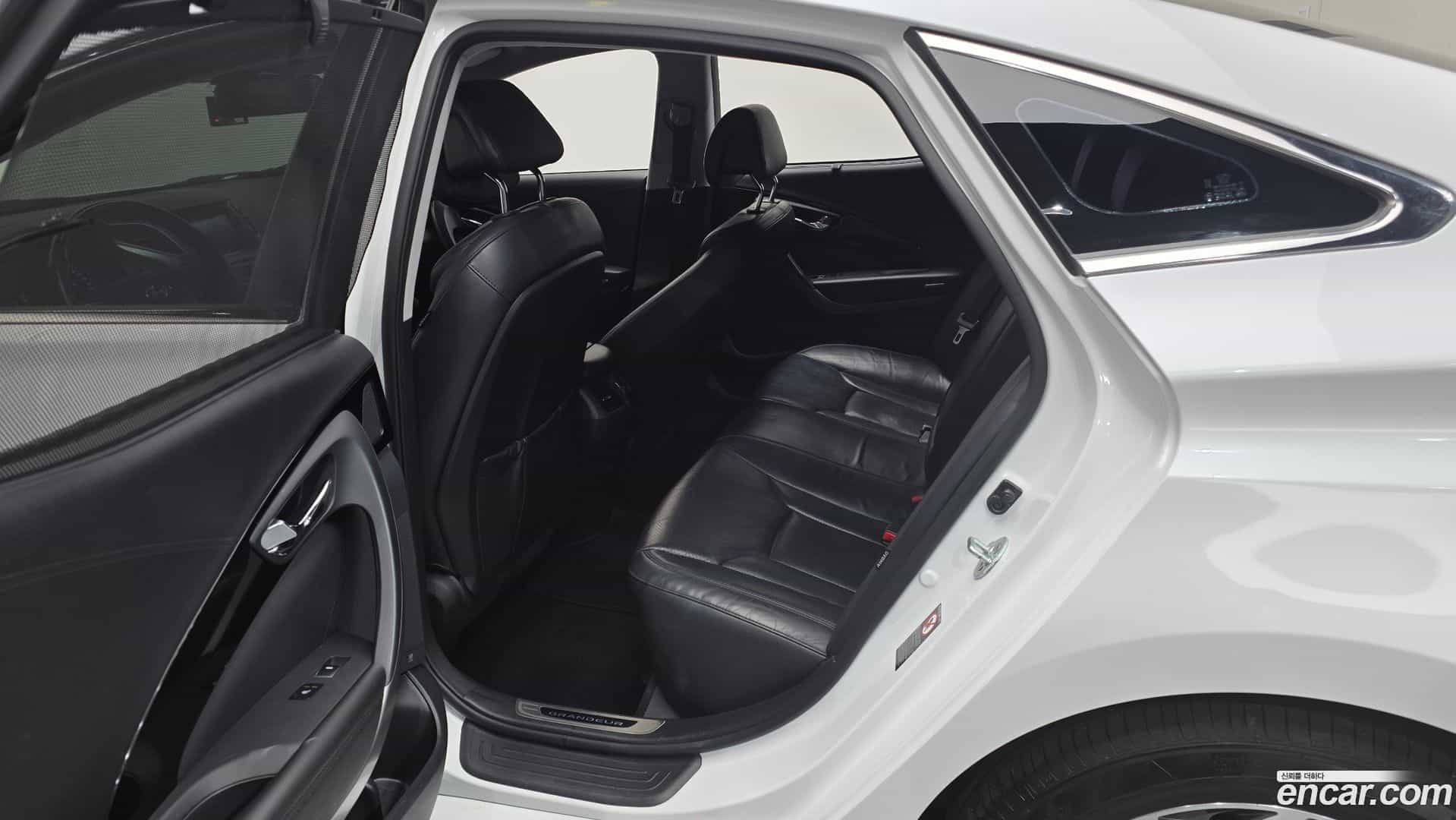 Grandeur Hyundai 2016.11-OPTION-015