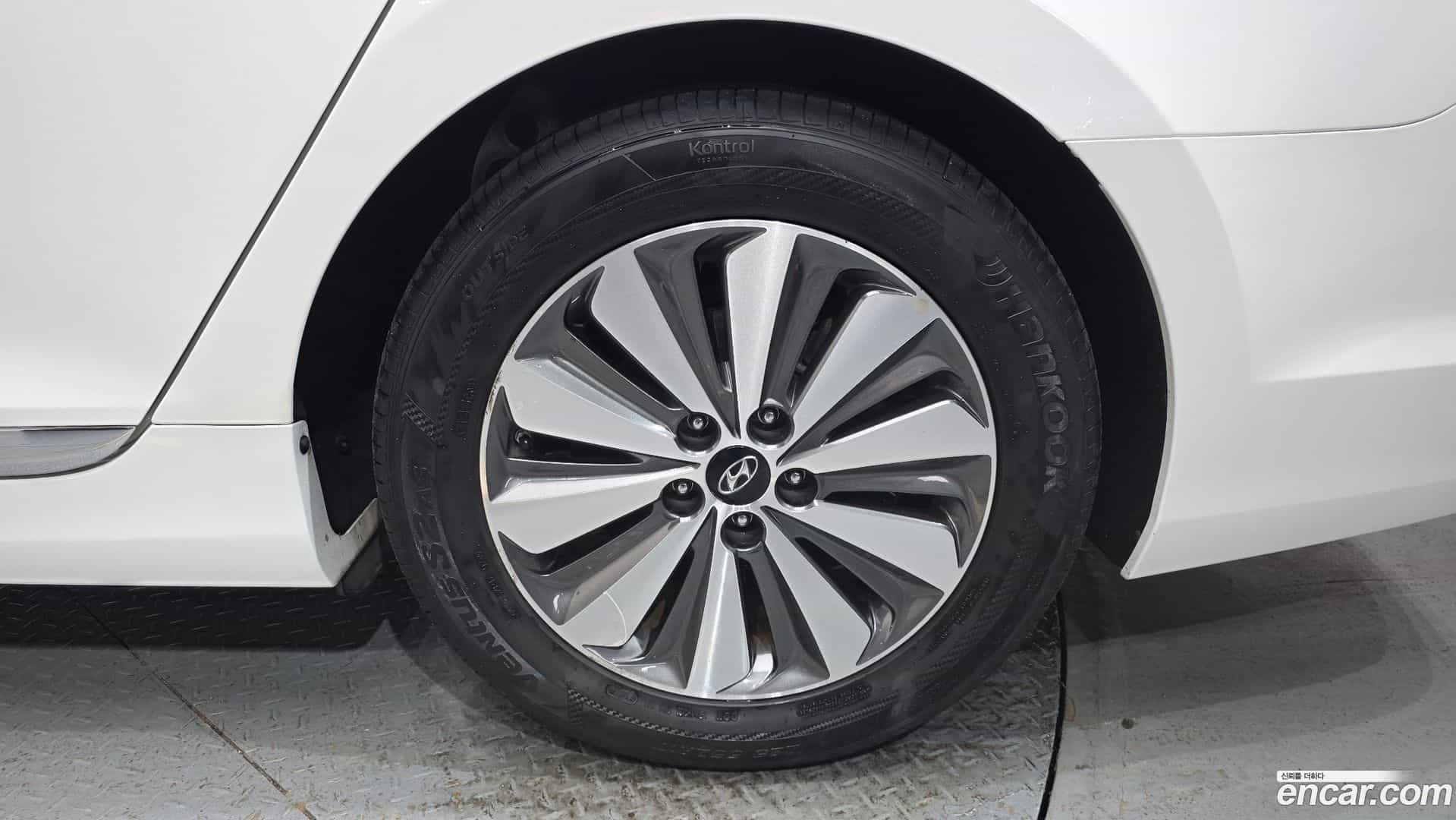 Grandeur Hyundai 2016.11-OUTER-031
