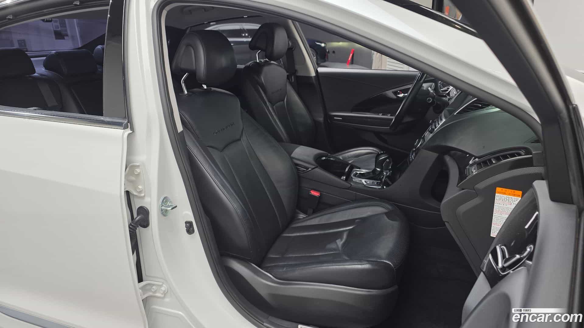 Grandeur Hyundai 2016.11-INNER-036