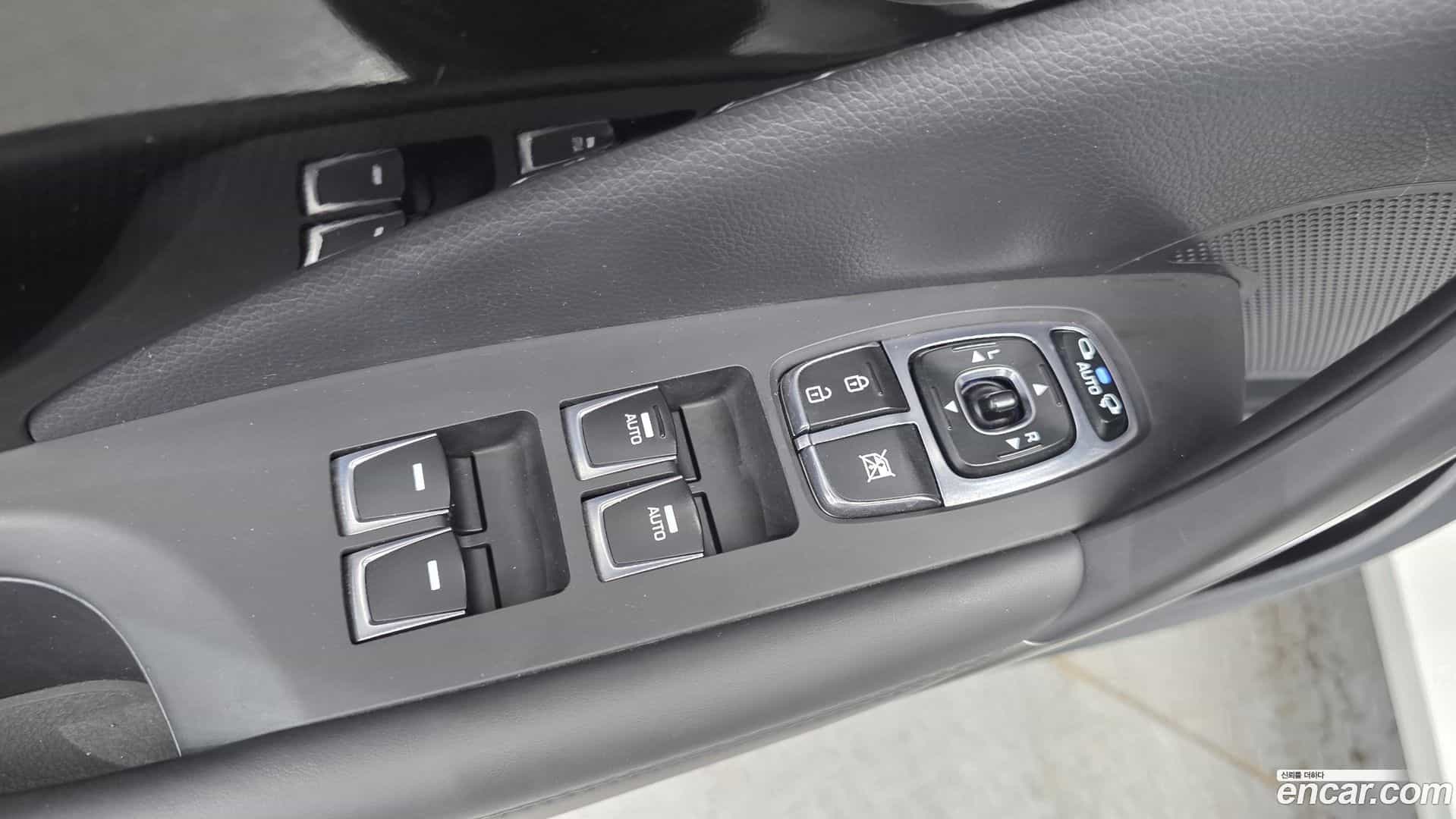 Grandeur Hyundai 2016.11-OPTION-043